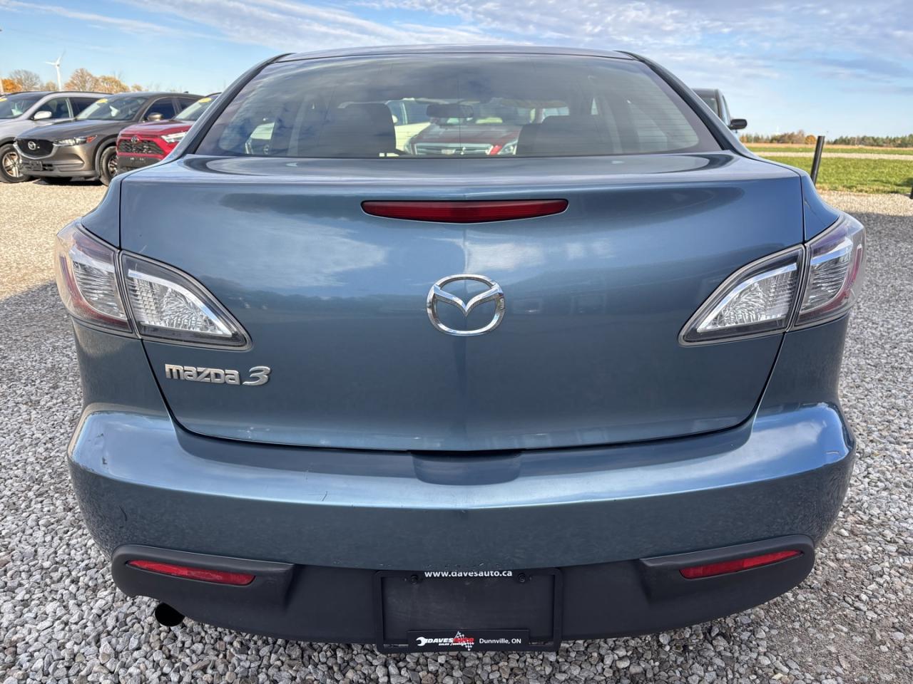 2011 Mazda MAZDA3 i Sport 4-Door Photo3