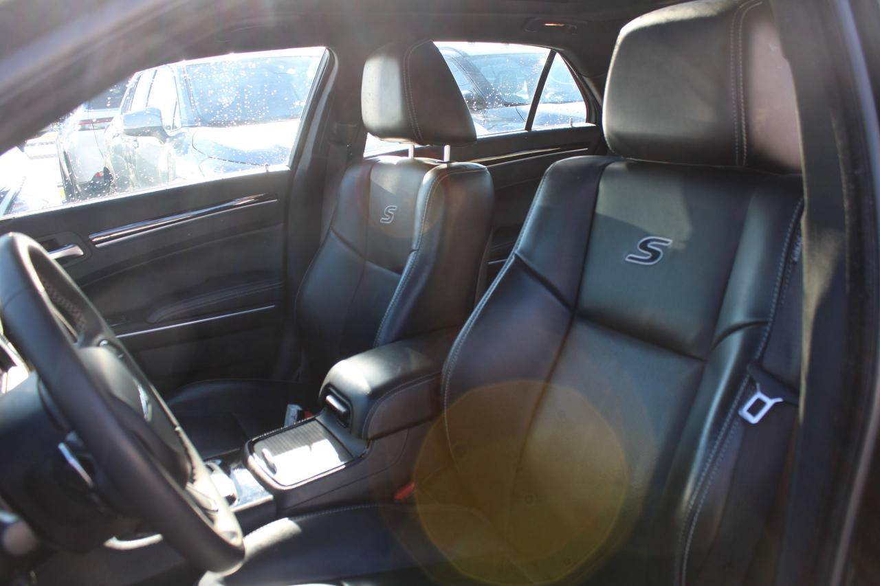 2023 Chrysler 300 300S - Photo #13