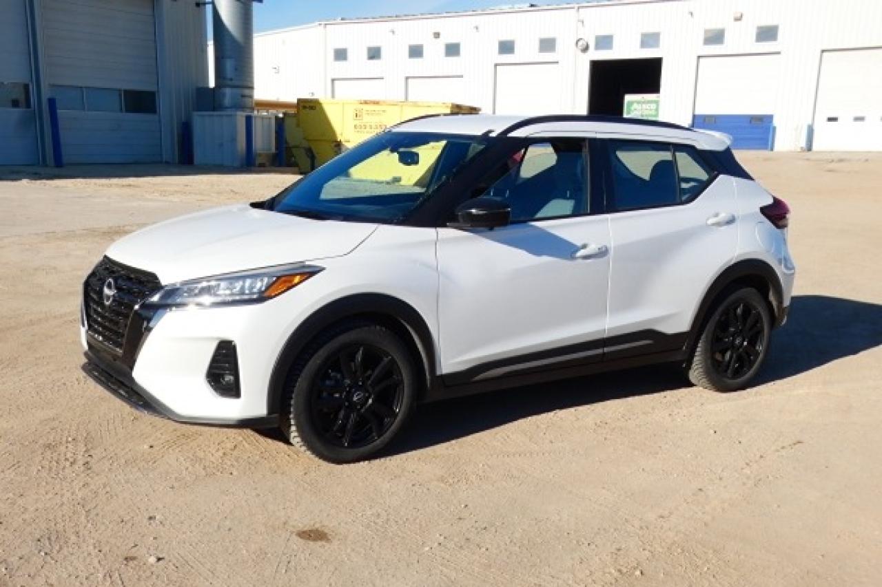 2024 Nissan Kicks SR FWD w/Htd Leather, BUC - Photo #2