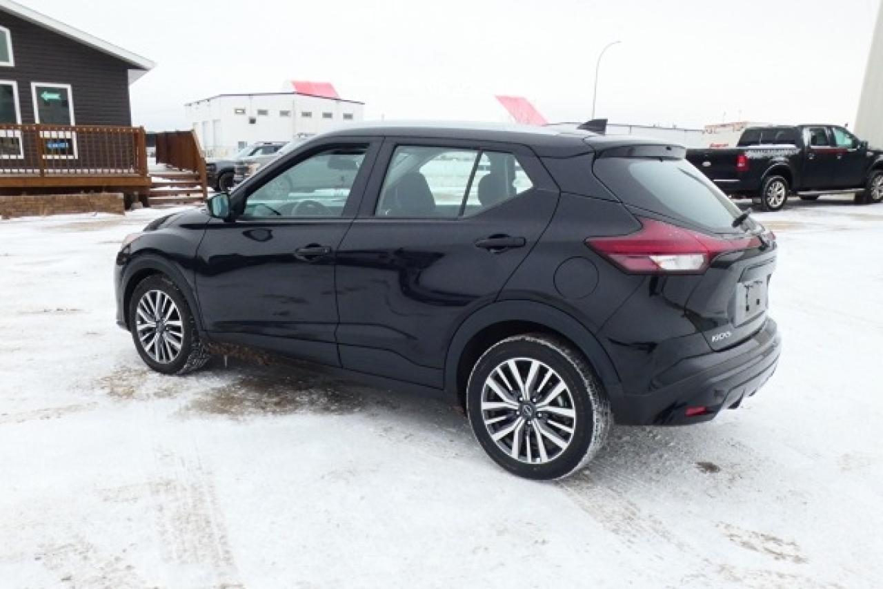 2024 Nissan Kicks SV FWD w/Htd cloth, BUC - Photo #8