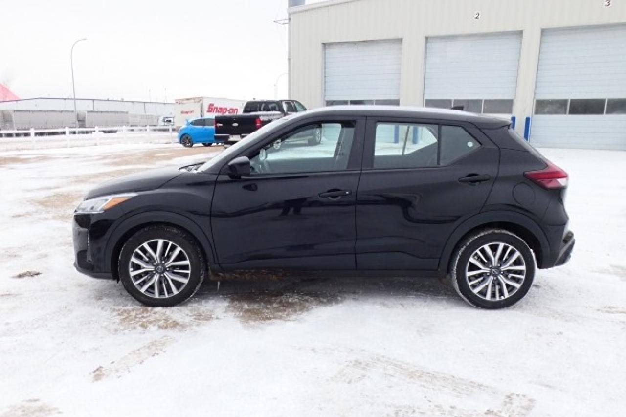 2024 Nissan Kicks SV FWD w/Htd cloth, BUC