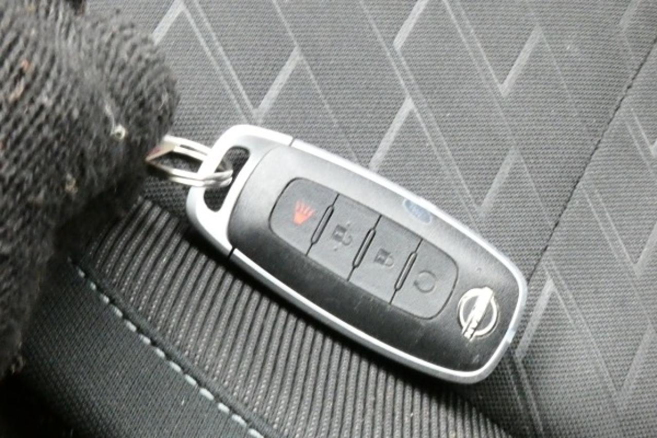 2024 Nissan Kicks SV FWD w/Htd cloth, BUC - Photo #19