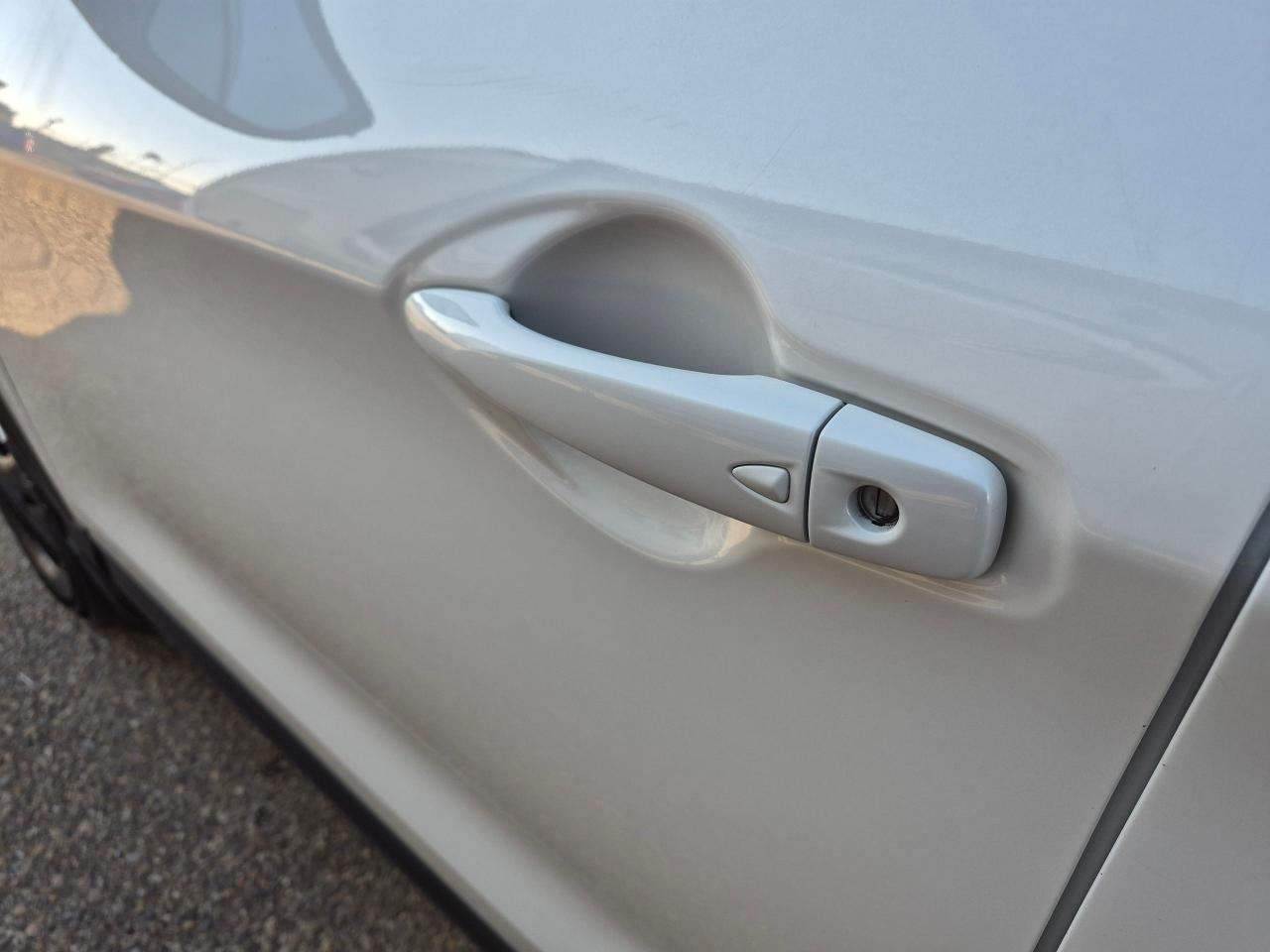 2021 Nissan Qashqai SV AWD Sunroof, Htd Steering & Seats, Remote, Blin - Photo #10