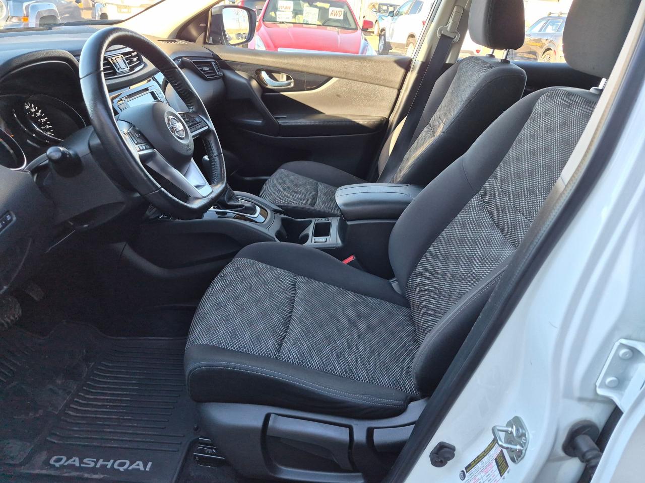 2021 Nissan Qashqai SV AWD Sunroof, Htd Steering & Seats, Remote, Blin - Photo #16