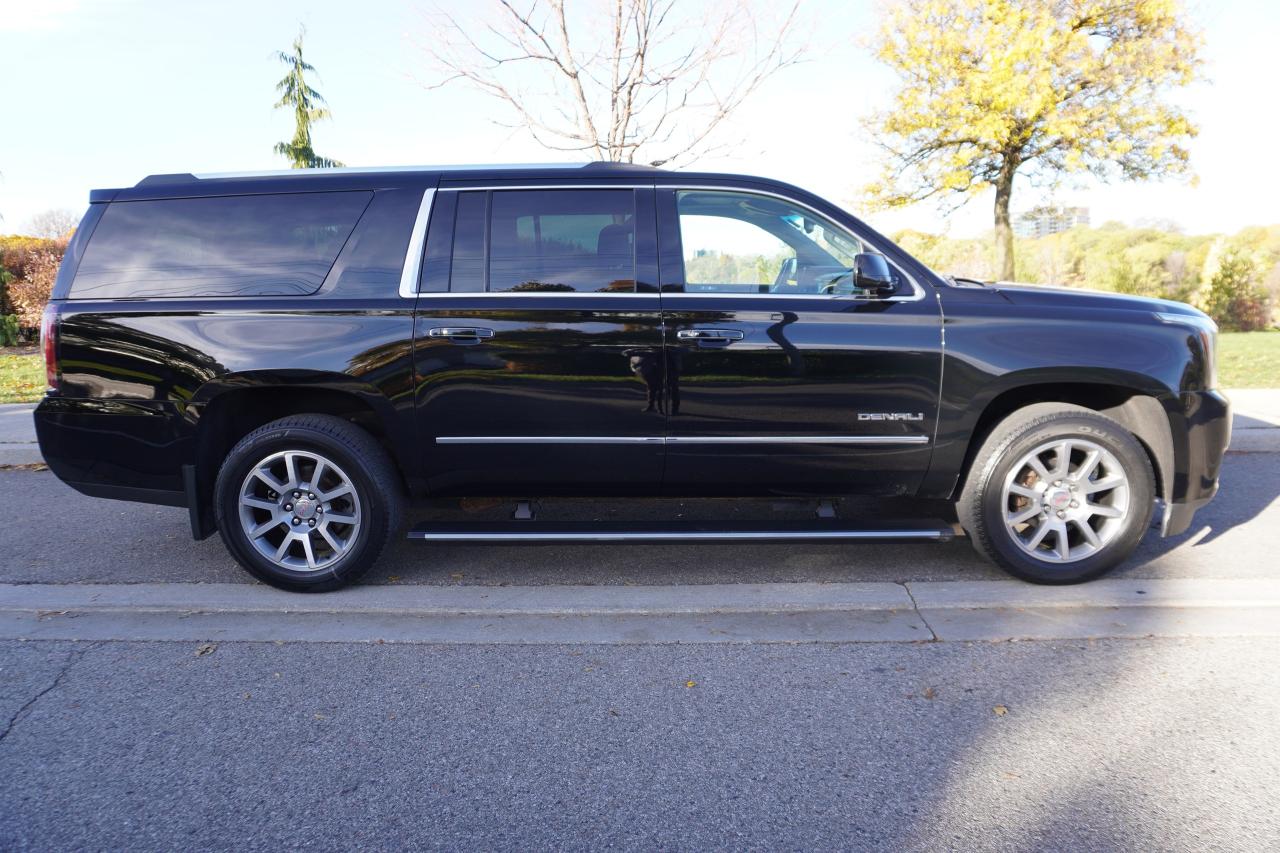 2017 GMC Yukon XL DENALI / NO ACCIDENTS / HUD / EXECUTIVE SEATING Photo4