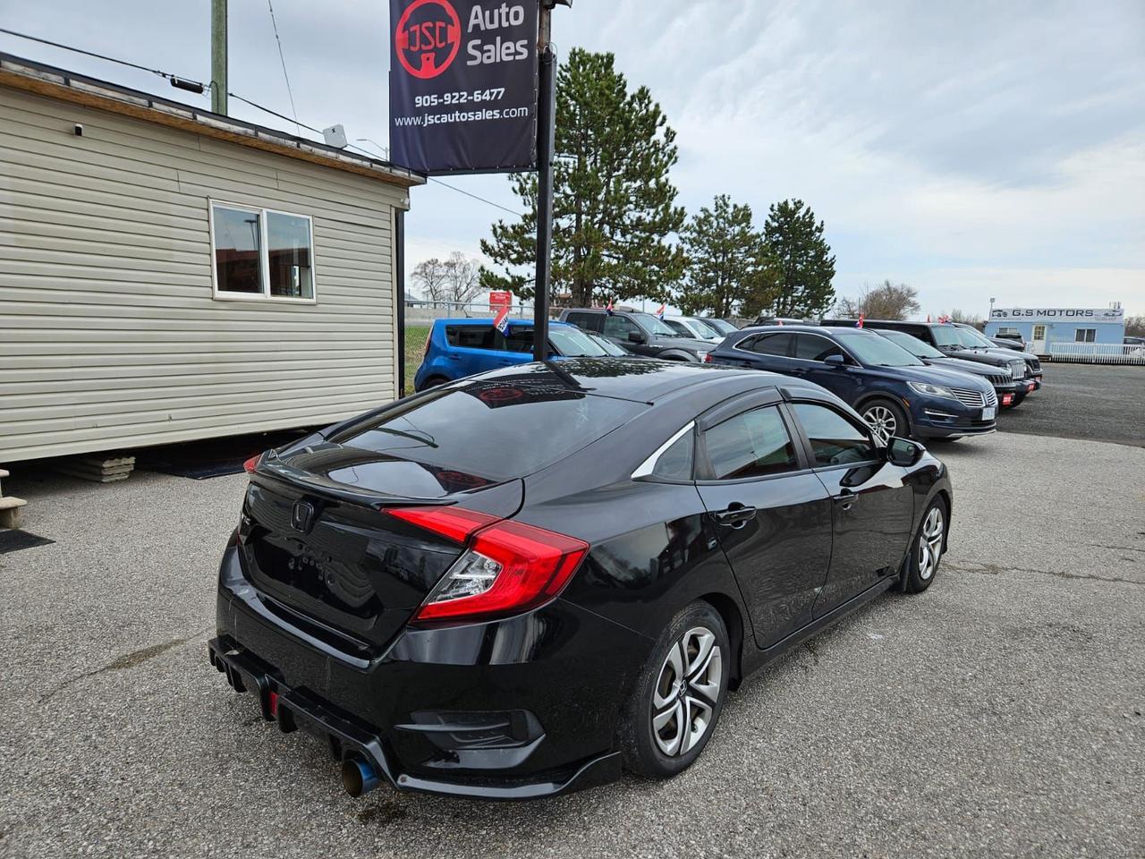 2018 Honda Civic LX MANUAL Photo