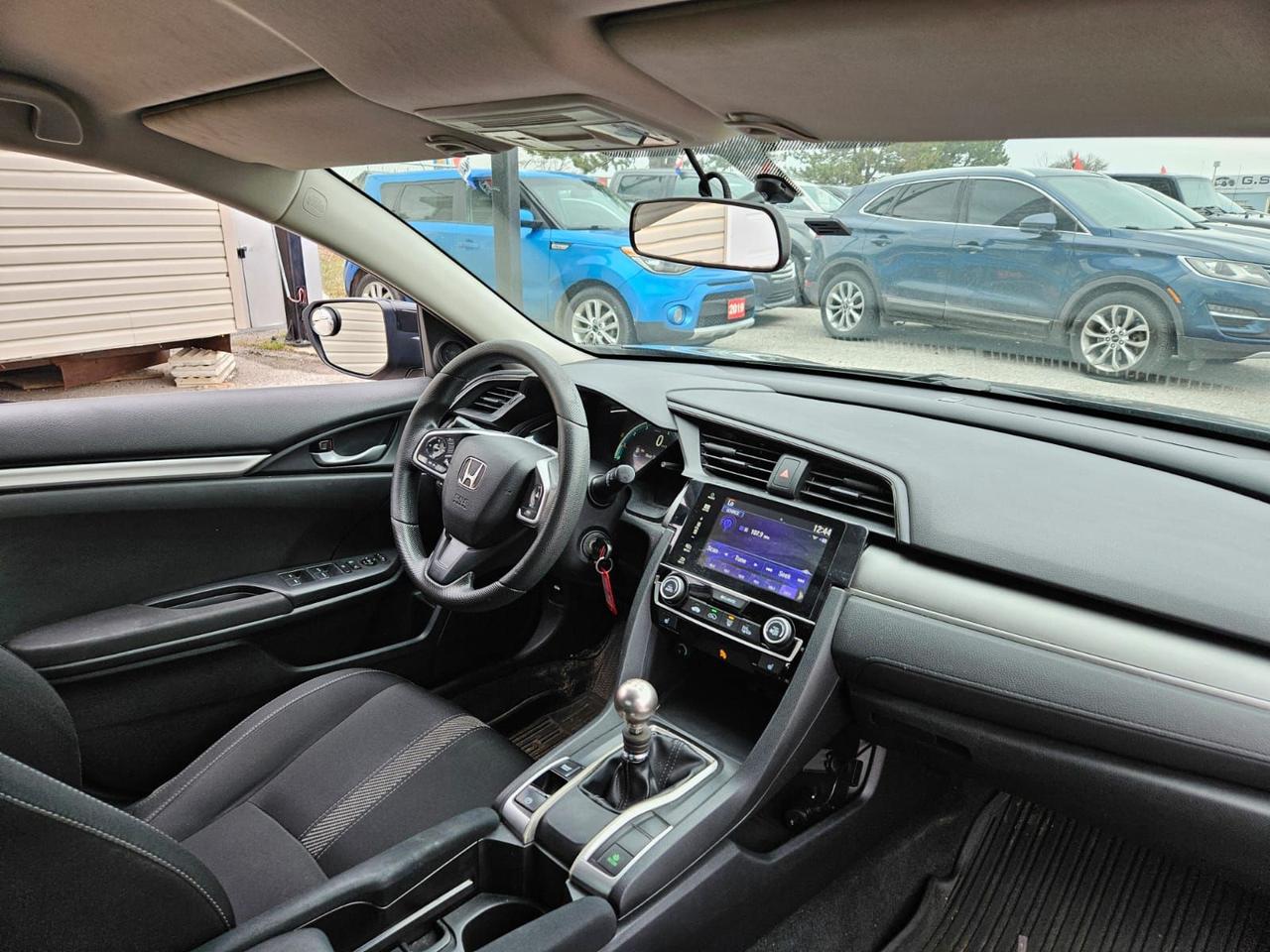 2018 Honda Civic LX MANUAL Photo