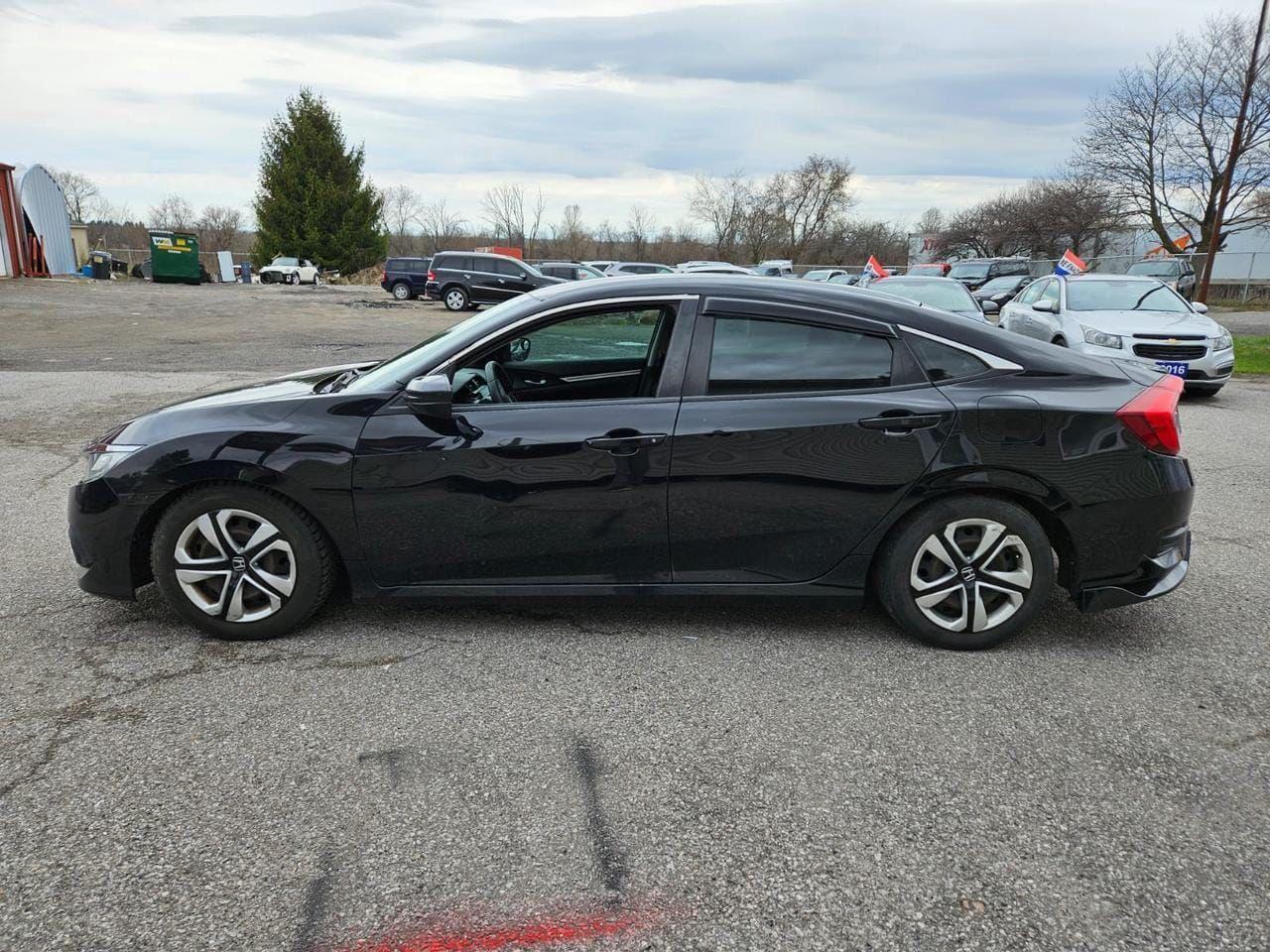 2018 Honda Civic LX MANUAL Photo