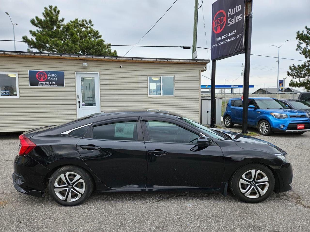 2018 Honda Civic LX MANUAL Photo