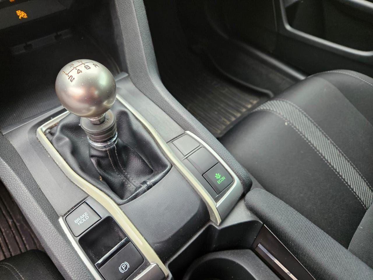 2018 Honda Civic LX MANUAL Photo