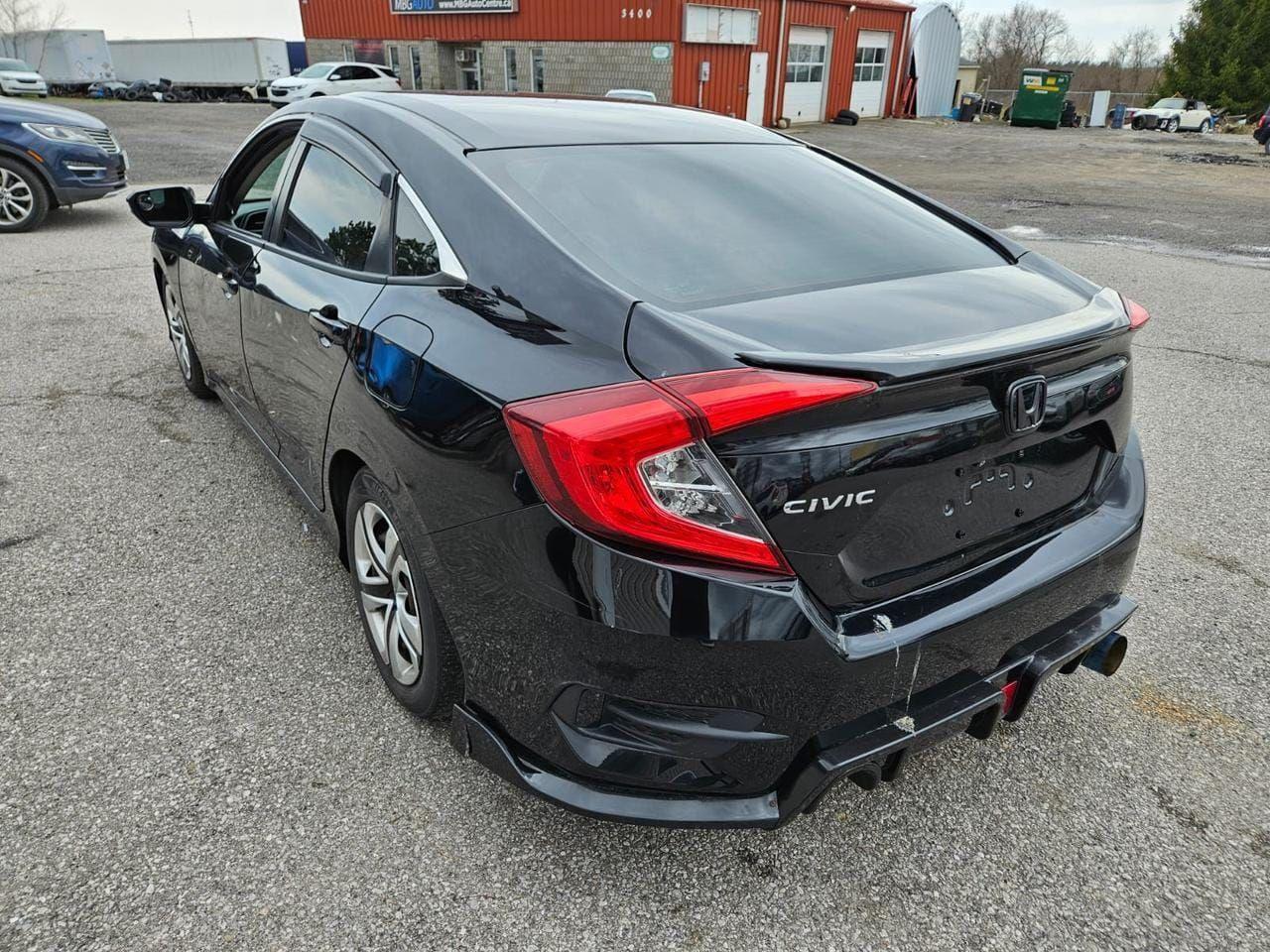 2018 Honda Civic LX MANUAL Photo