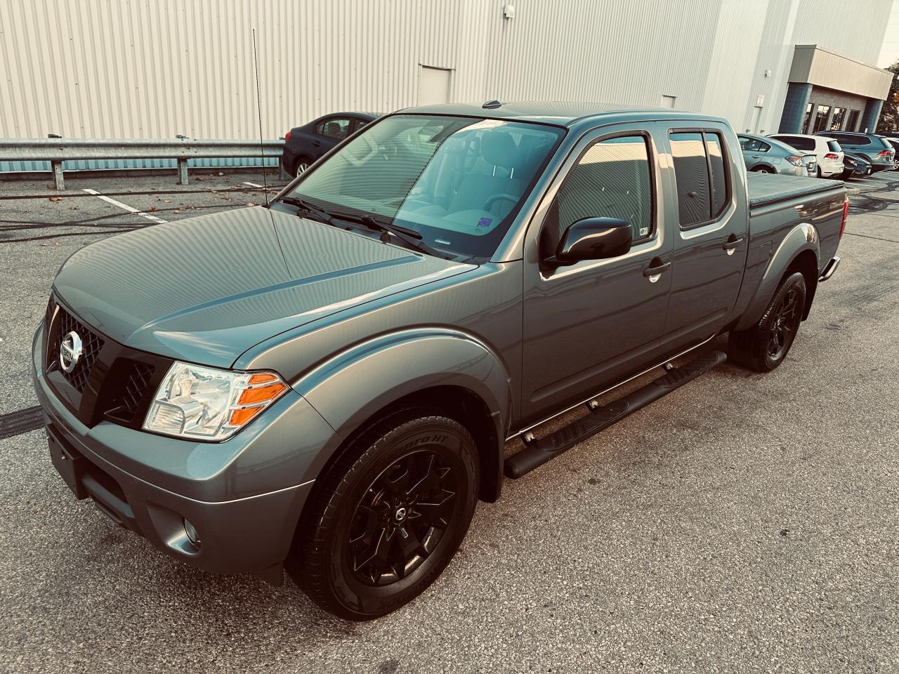 2018 Nissan Frontier Midnight Edition  Crew Cab