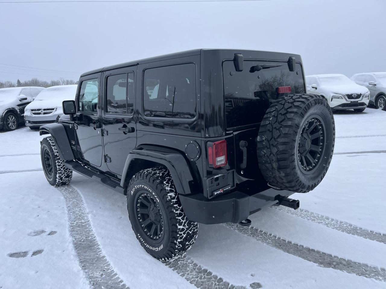 2017 Jeep Wrangler Unlimited Sahara 4WD Photo2