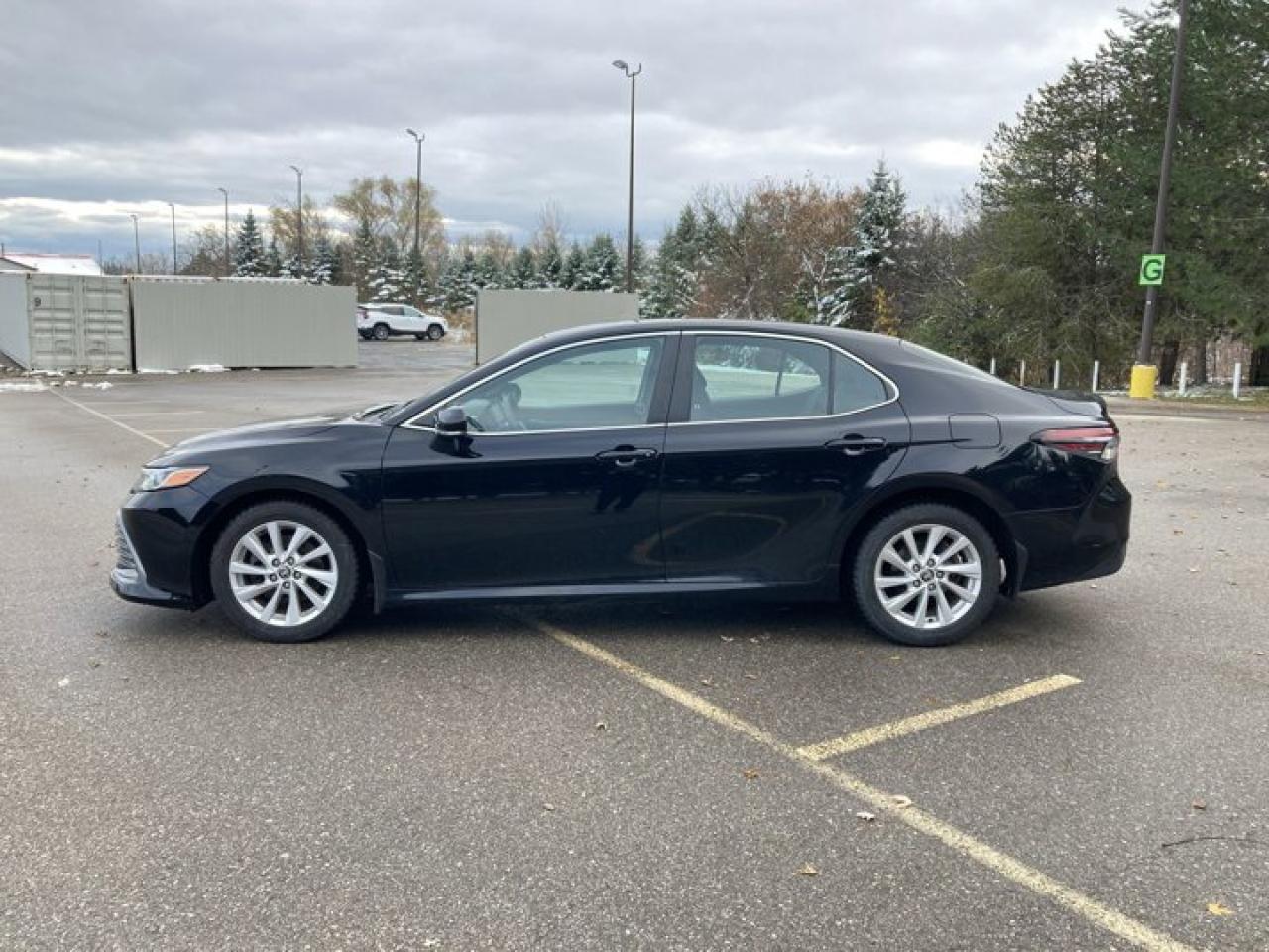 2021 Toyota Camry LE AWD Photo