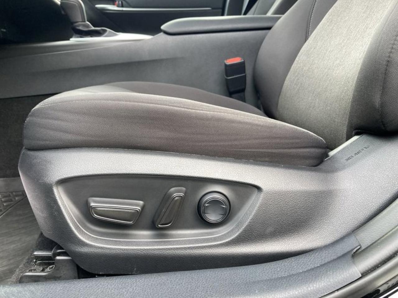 2021 Toyota Camry LE AWD Photo