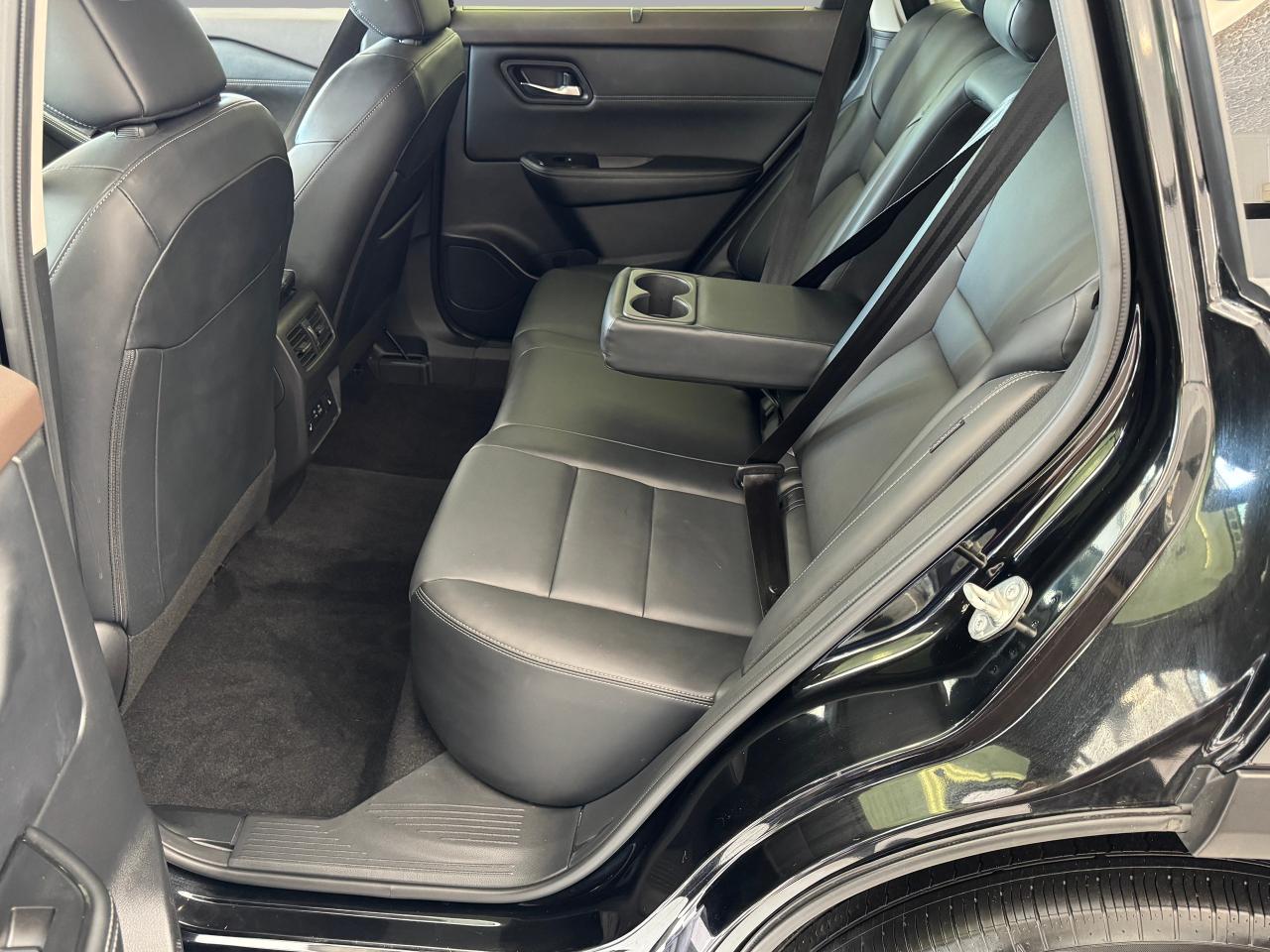 2023 Nissan Rogue SV Premium AWD Midnight Edition+CLEAN CARFAX Photo