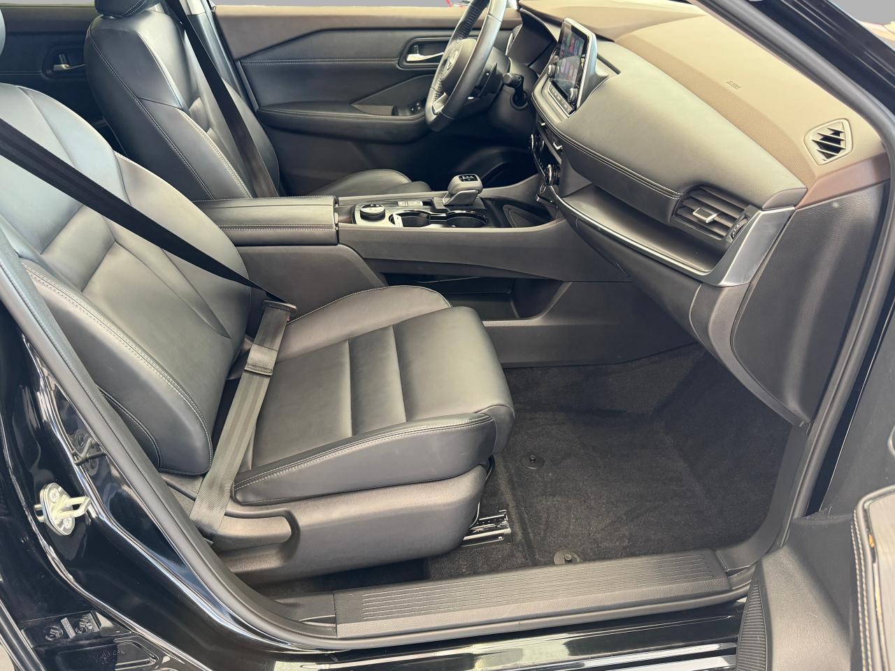 2023 Nissan Rogue SV Premium AWD Midnight Edition+CLEAN CARFAX Photo