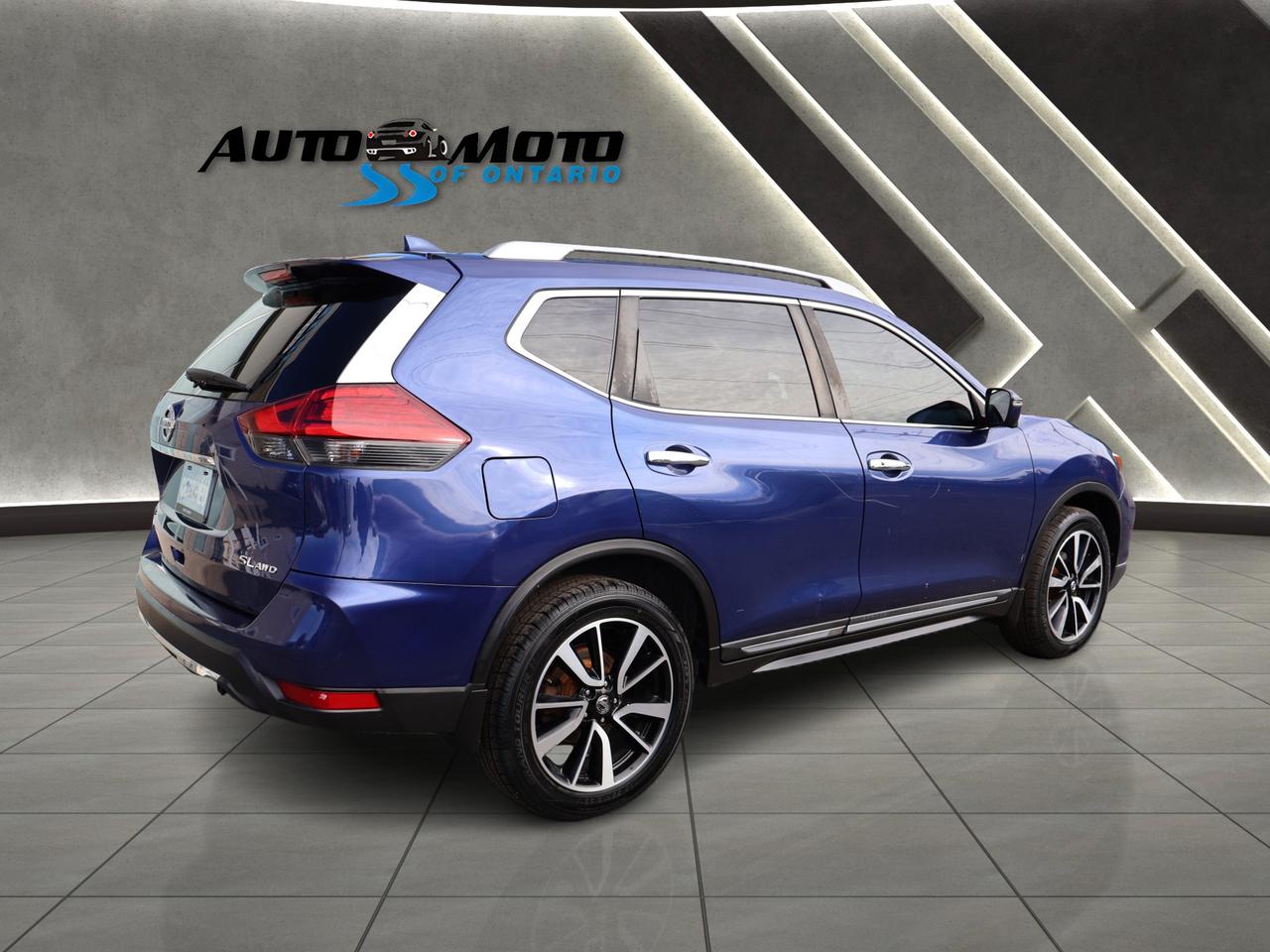 2017 Nissan Rogue SL AWD CERTIFIED *NISSAN MAINTAIN* CAMERA NAV BLUETOOTH LEATHER HEATED SEATS PANO ROOF CRUISE ALLOYS Photo