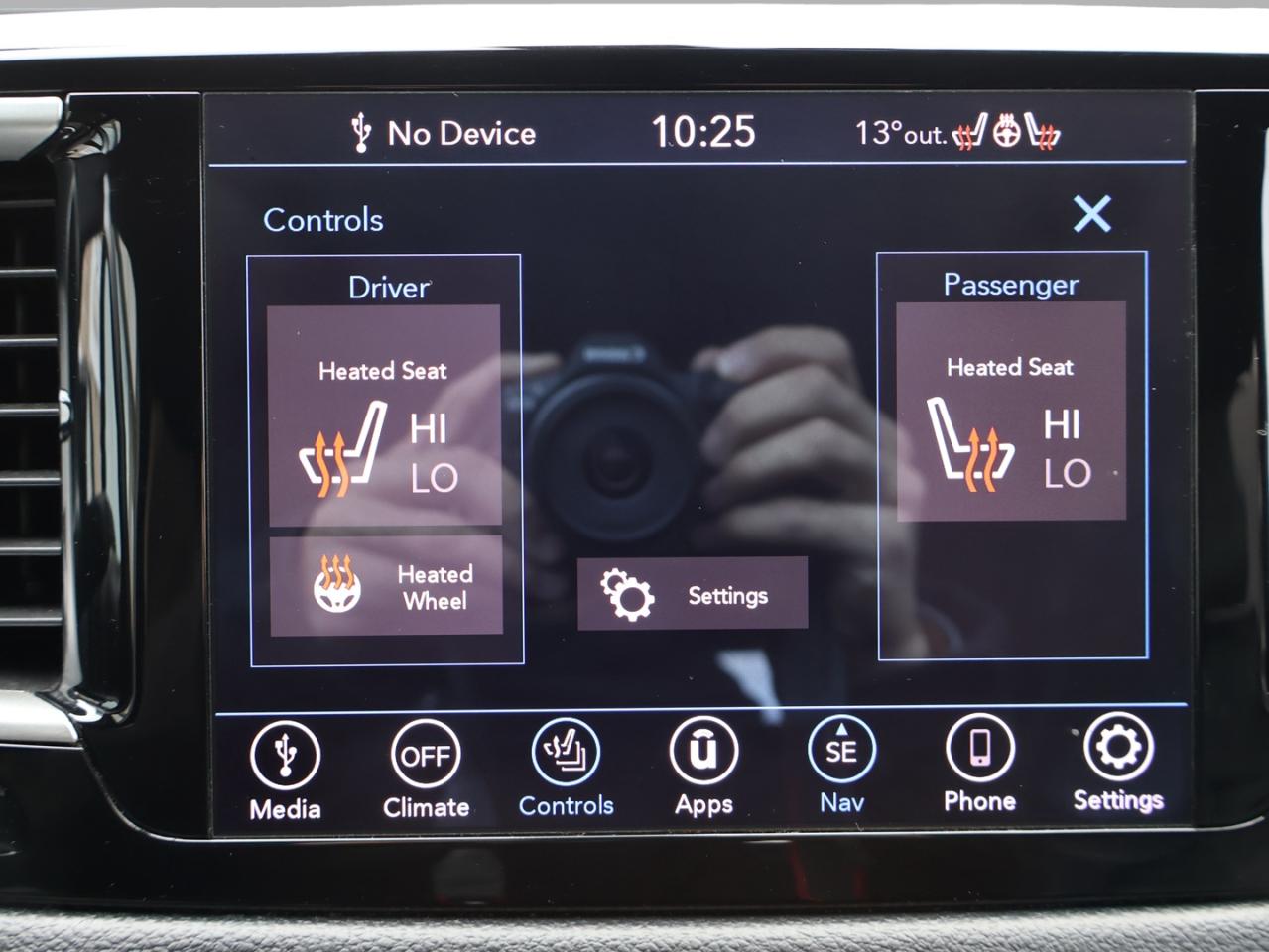 2020 Chrysler Pacifica LAUNCH EDITION-S PKG AWD CERTIFIED *ACCIDENT FREE* NAVI CAMERA HEATED LEATHER P,SENSORS B.SPOT - Photo #23