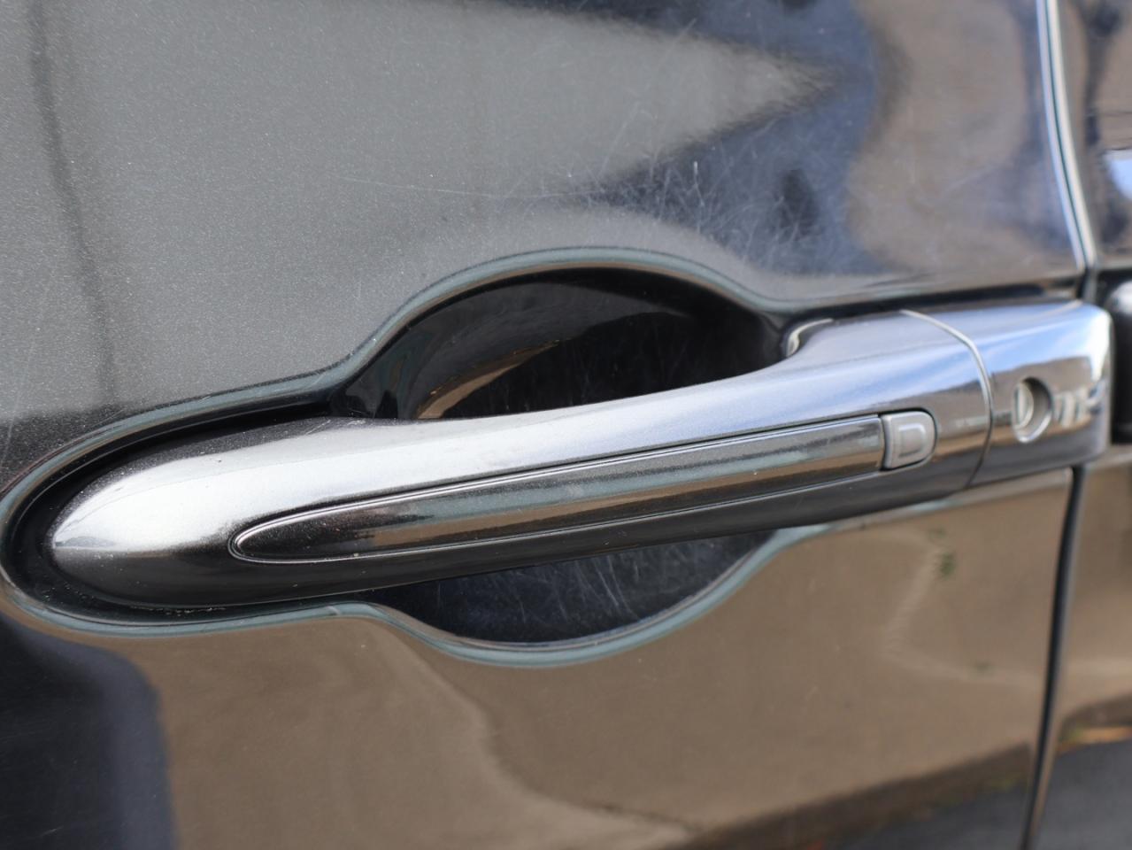 2020 Chrysler Pacifica LAUNCH EDITION-S PKG AWD CERTIFIED *ACCIDENT FREE* NAVI CAMERA HEATED LEATHER P,SENSORS B.SPOT - Photo #28