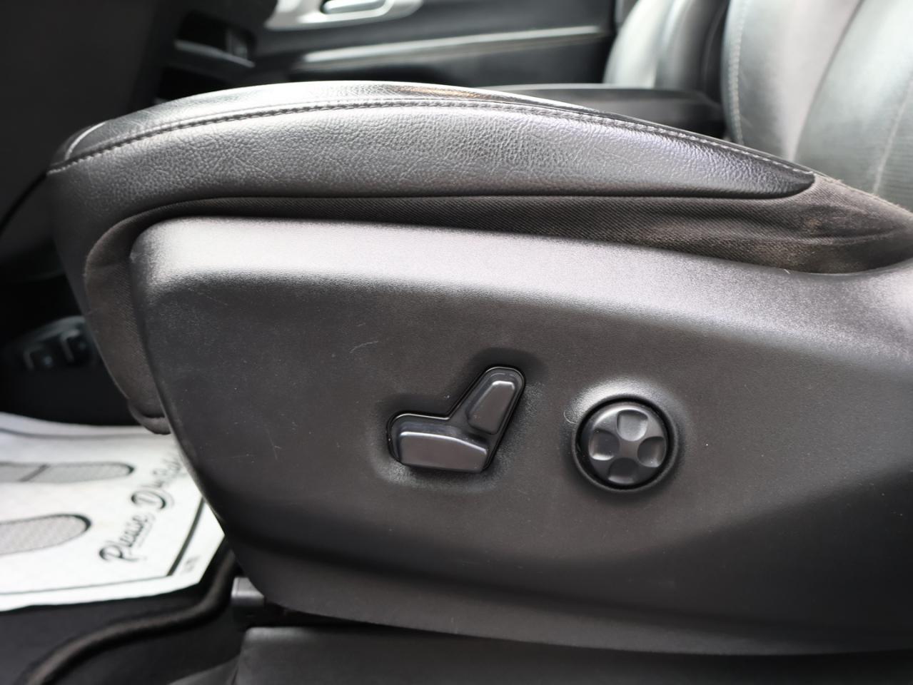 2020 Chrysler Pacifica LAUNCH EDITION-S PKG AWD CERTIFIED *ACCIDENT FREE* NAVI CAMERA HEATED LEATHER P,SENSORS B.SPOT - Photo #29