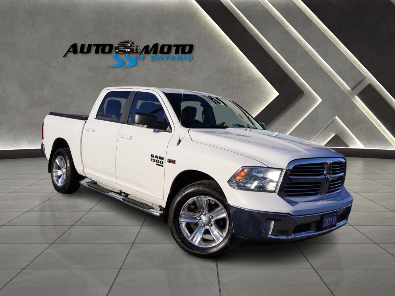 2019 RAM 1500 SLT HEMI CREW 4WD CERTIFIED *1 OWNER*ACCIDENT FREE* NAV BLUETOOTH HEATED SEATS CRUISE ALLOYS