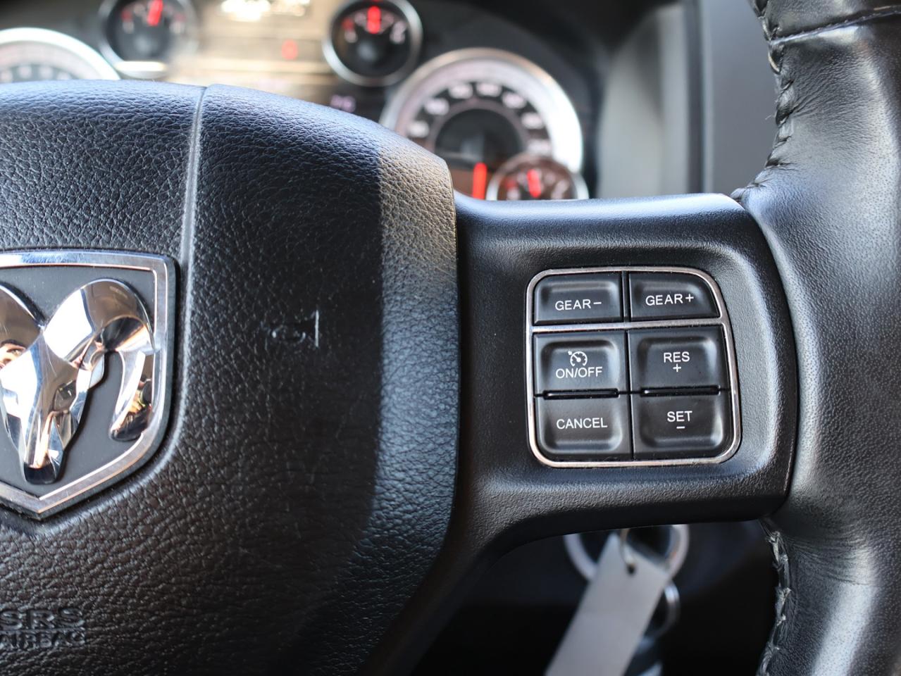 2019 RAM 1500 SLT HEMI CREW 4WD CERTIFIED *1 OWNER*ACCIDENT FREE* NAV BLUETOOTH HEATED SEATS CRUISE ALLOYS - Photo #26