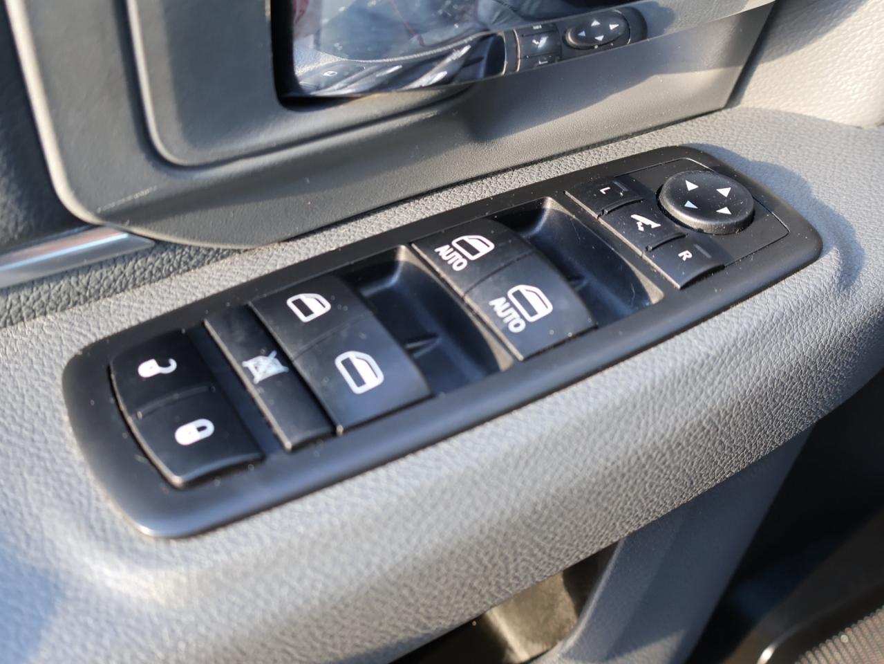 2019 RAM 1500 SLT HEMI CREW 4WD CERTIFIED *1 OWNER*ACCIDENT FREE* NAV BLUETOOTH HEATED SEATS CRUISE ALLOYS - Photo #31