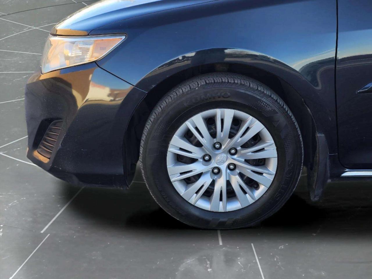 2014 Toyota Camry LE - Photo #9