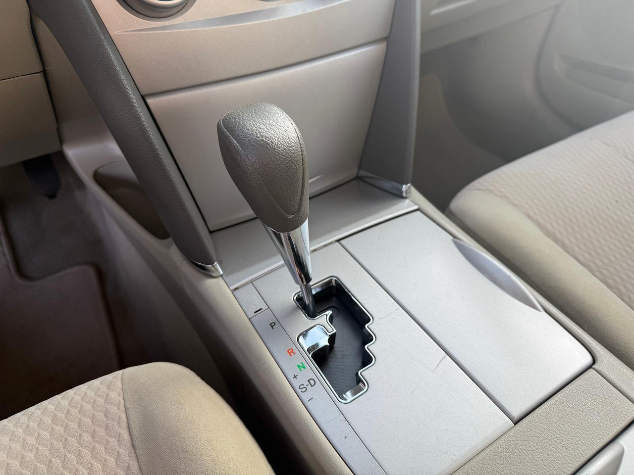 2011 Toyota Camry FINANCING AVAILABLE Photo12