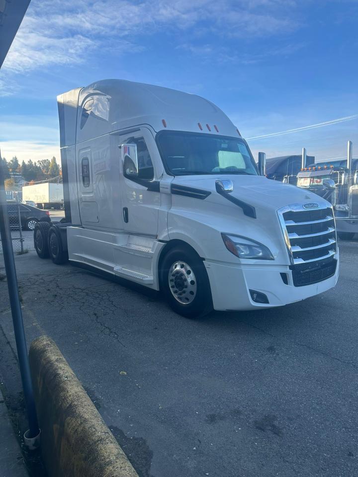 2024 Freightliner CASCADIA  - Photo #3