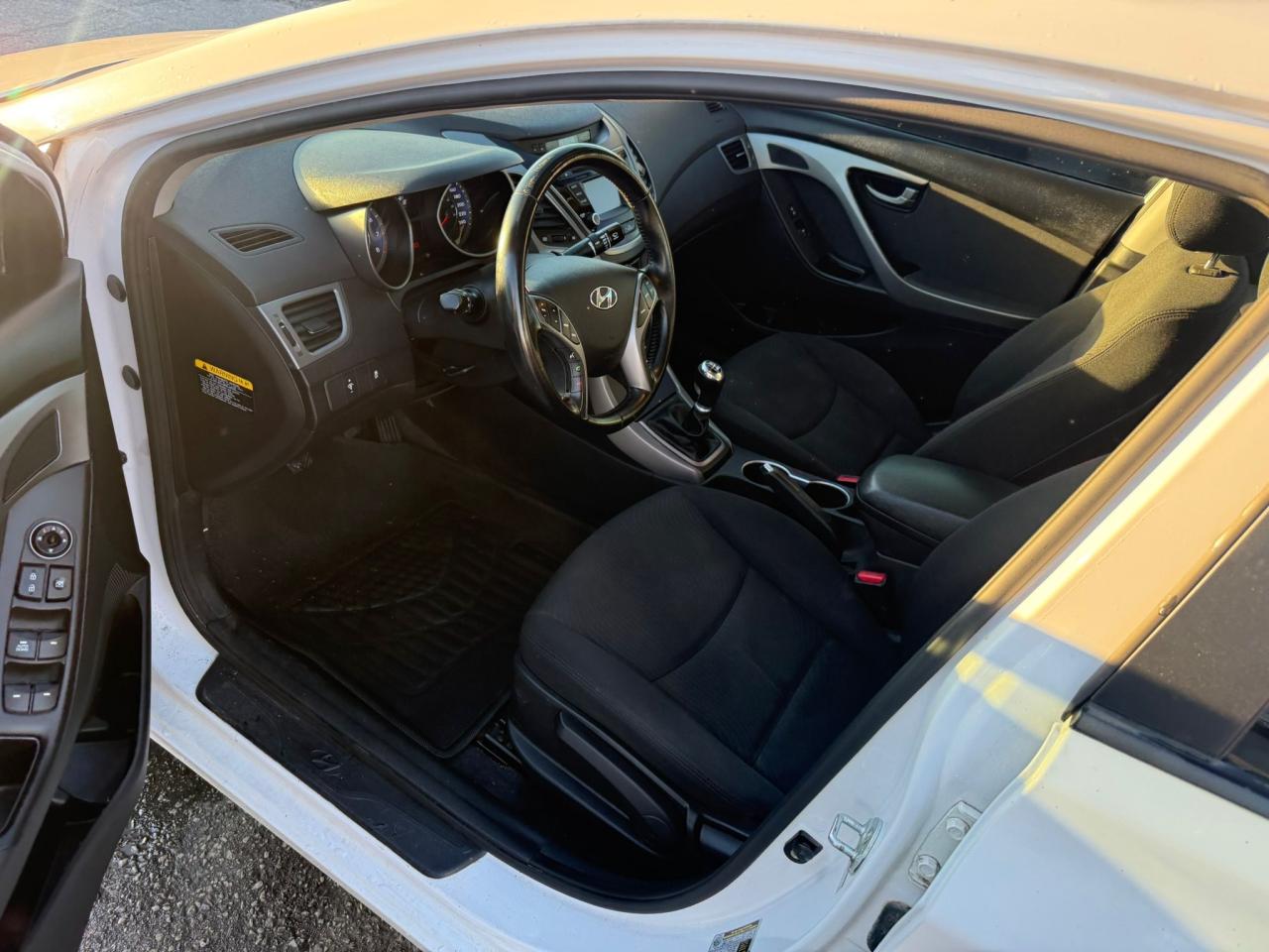 2015 Hyundai Elantra GLS, ALLOYS, MANUAL, 4 CYL, CERTIFIED - Photo #9