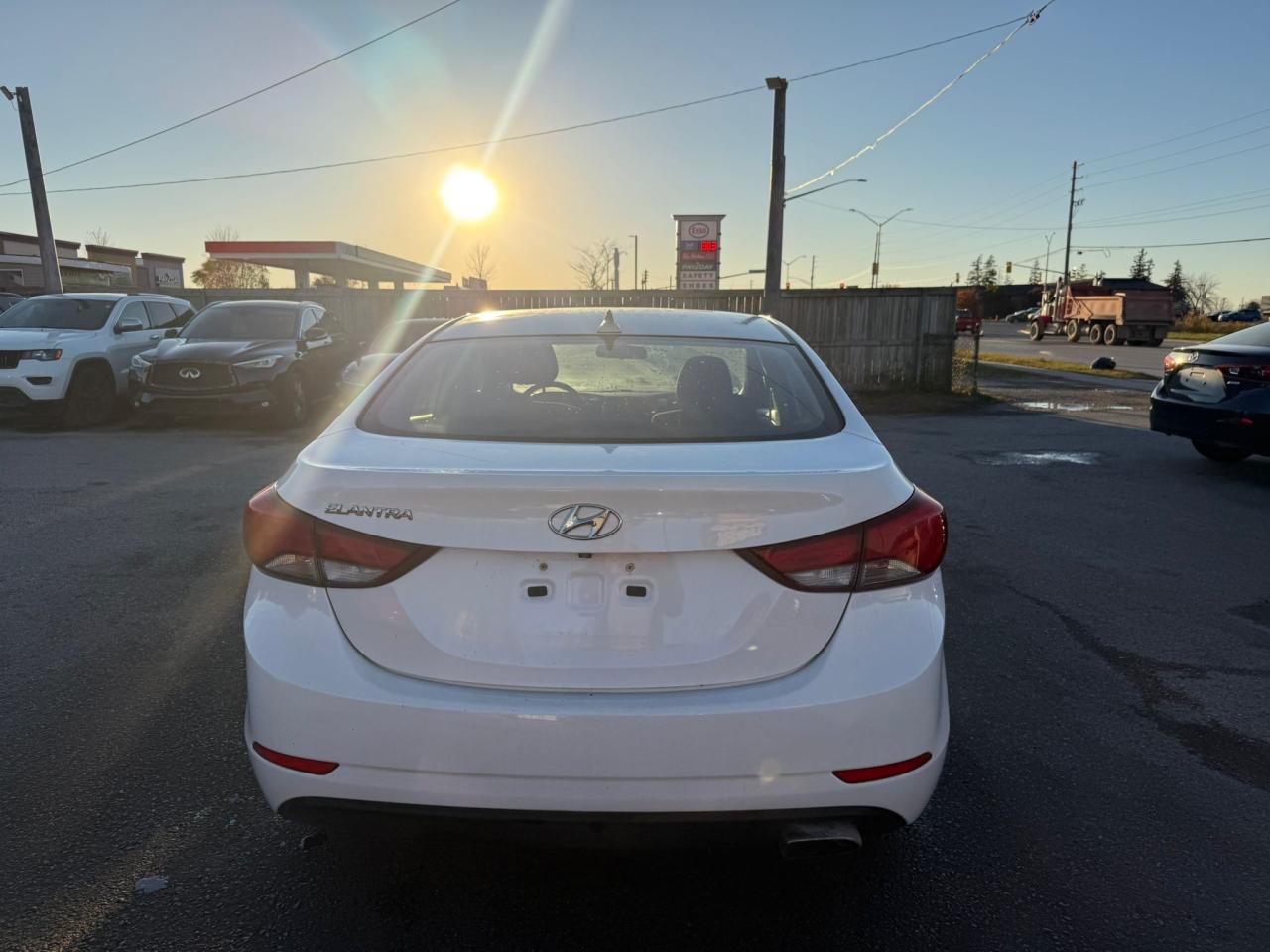 2015 Hyundai Elantra GLS, ALLOYS, MANUAL, 4 CYL, CERTIFIED Photo3
