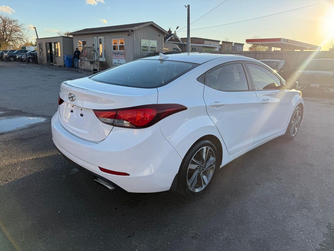 2015 Hyundai Elantra GLS, ALLOYS, MANUAL, 4 CYL, CERTIFIED Photo4