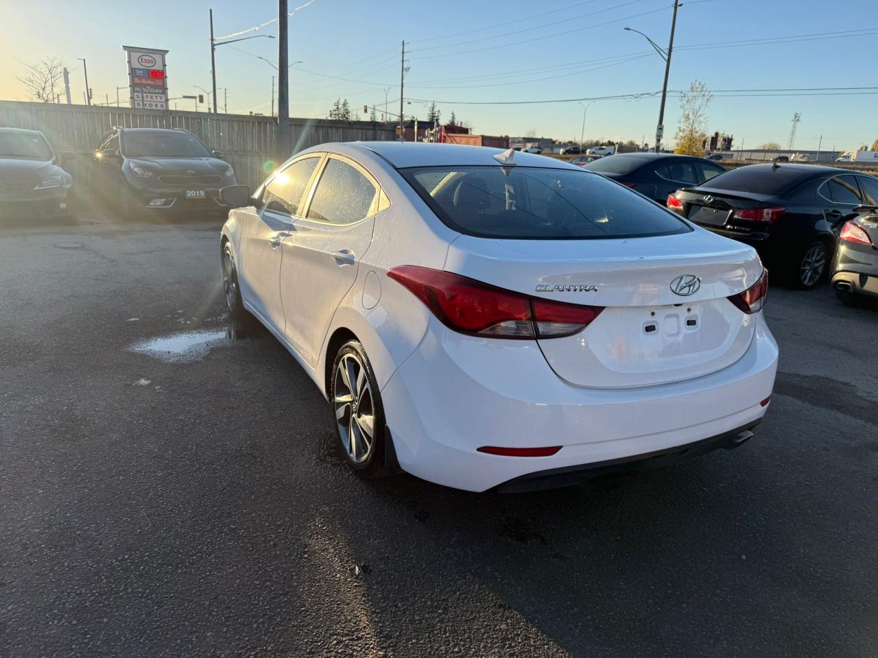 2015 Hyundai Elantra GLS, ALLOYS, MANUAL, 4 CYL, CERTIFIED - Photo #3