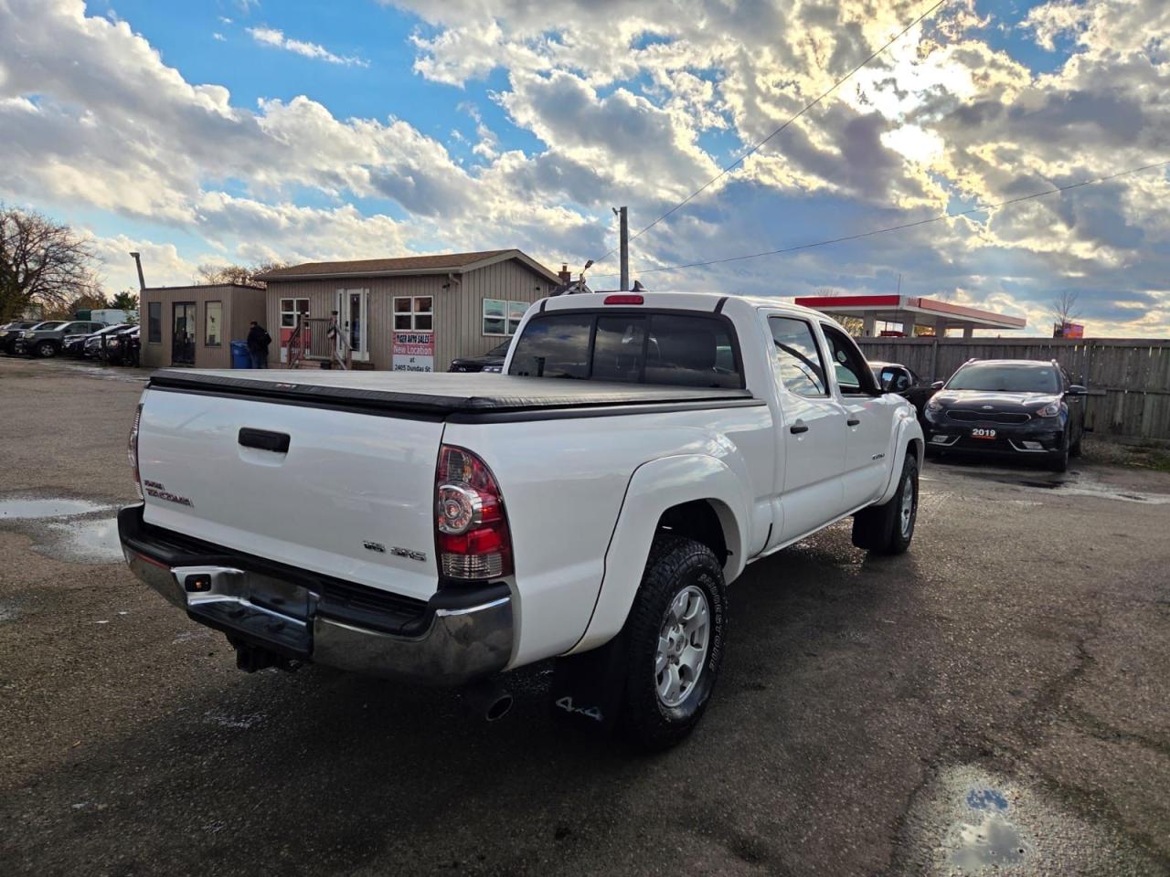2015 Toyota Tacoma CREW CAB, 4X4, V6, ALLOYS, NO ACCIDENT, CERTIFIED Photo4