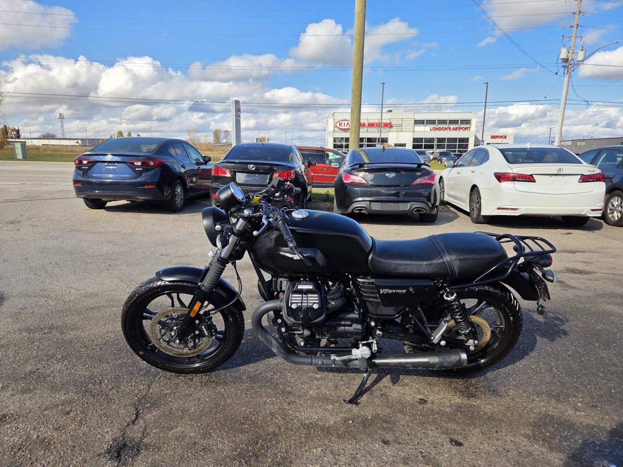 2017 Moto Guzzi V7 III STONE, LIGHT DAMAGE, RUNS WELL, AS IS SPECIAL - Photo #3