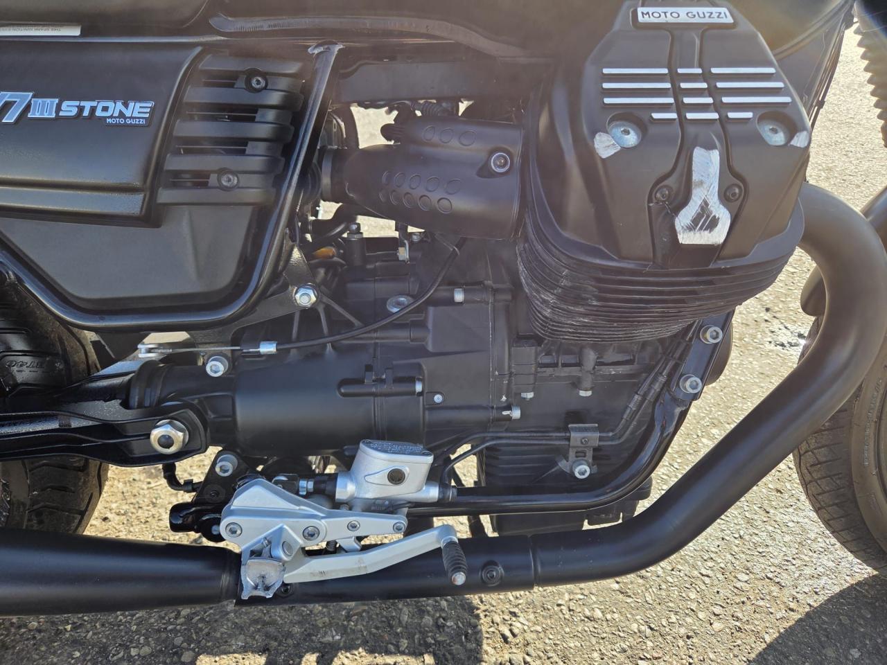 2017 Moto Guzzi V7 III STONE, LIGHT DAMAGE, RUNS WELL, AS IS SPECIAL - Photo #4