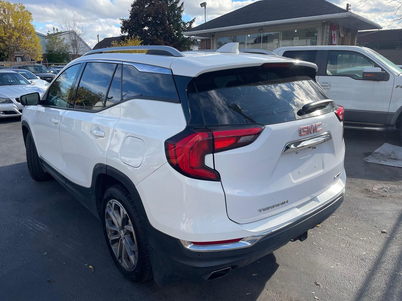2018 GMC Terrain SLT *4X4, HEATED SEAT & STEERING, MOONROOF* Photo