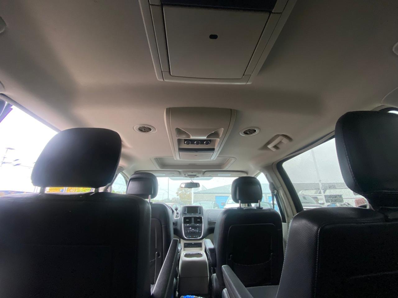 2014 Dodge Grand Caravan Crew - Photo #13