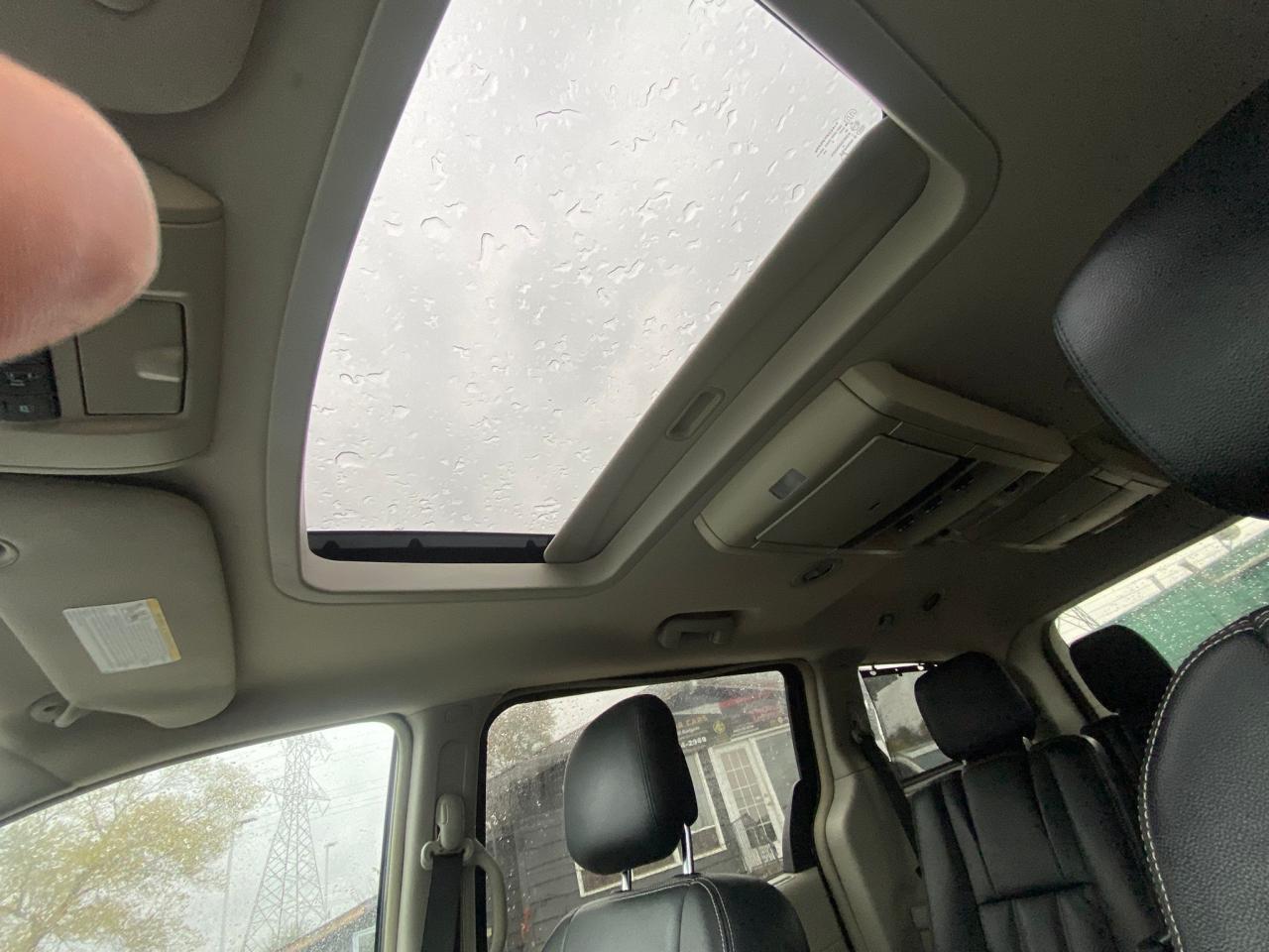 2014 Dodge Grand Caravan Crew - Photo #14