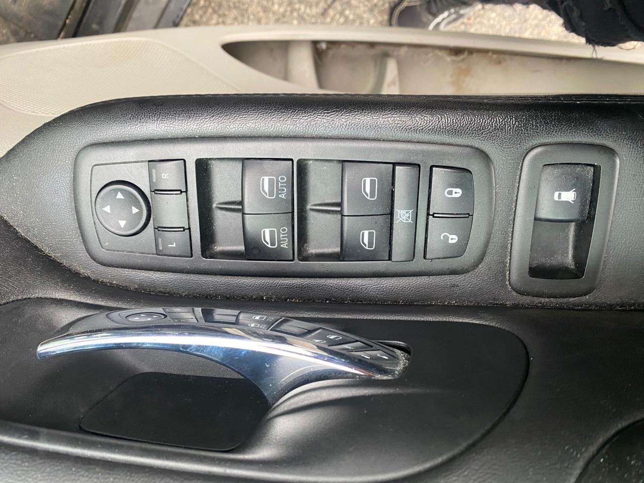 2014 Dodge Grand Caravan Crew - Photo #16