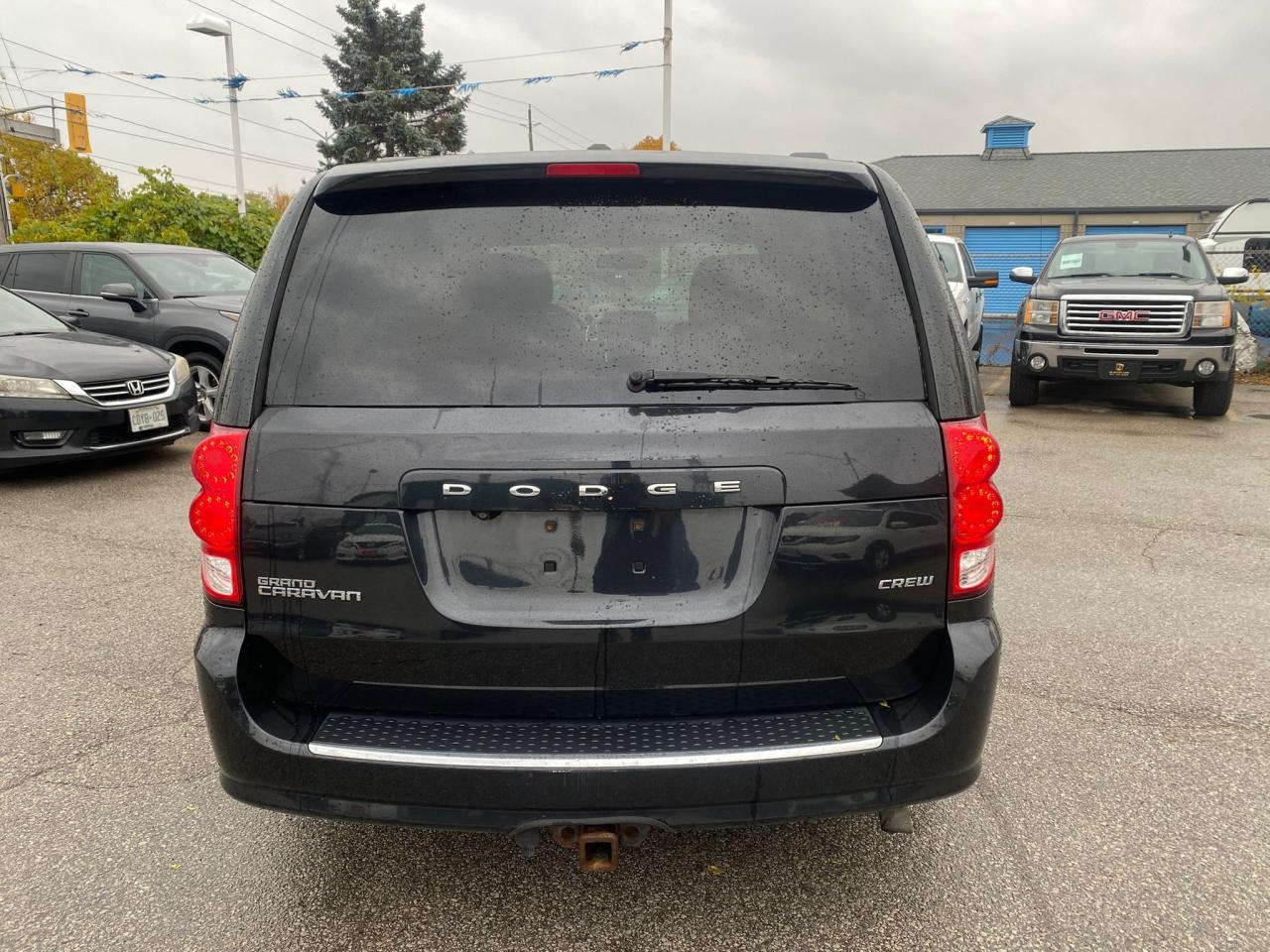 2014 Dodge Grand Caravan Crew Photo4