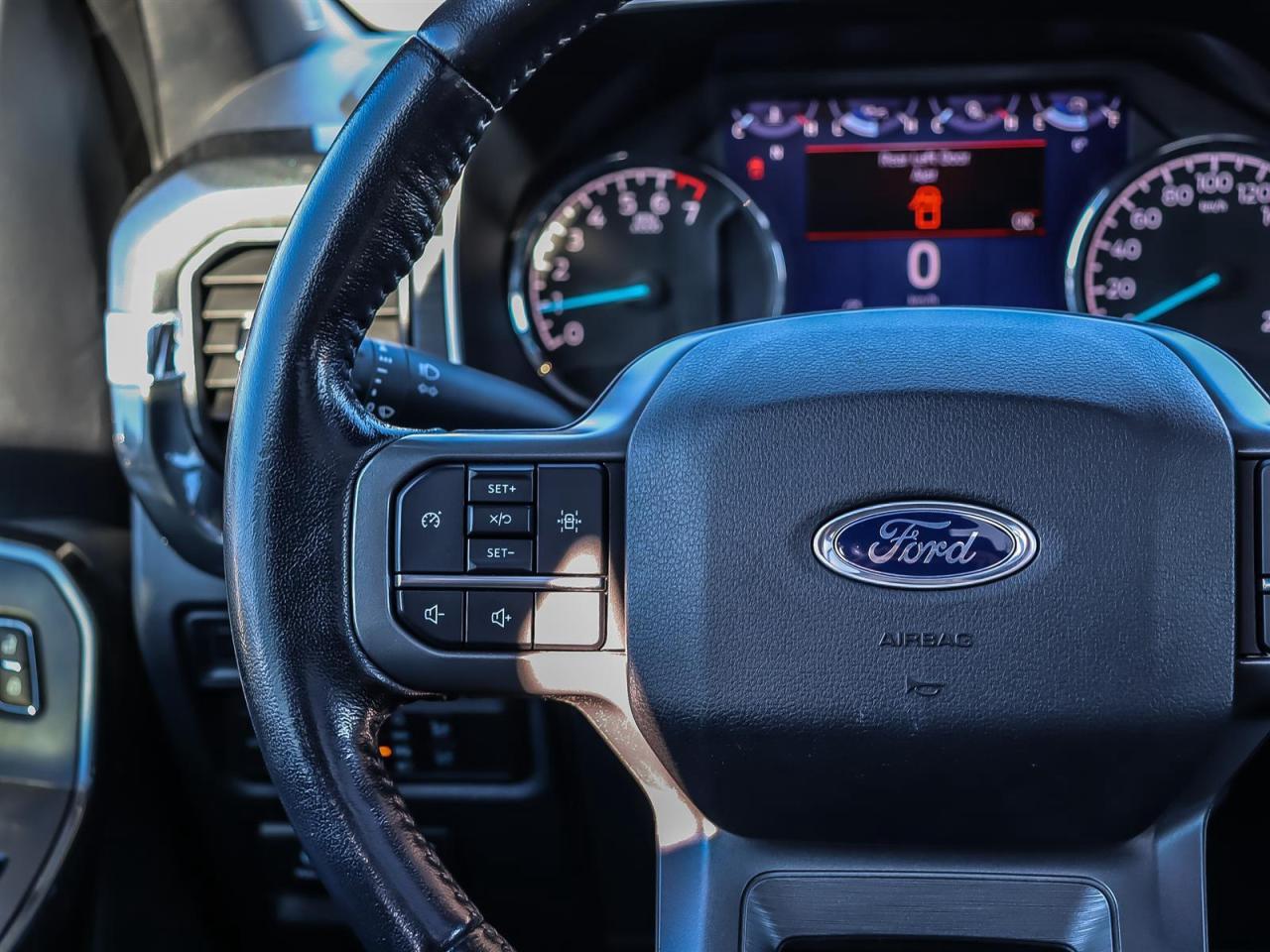 2021 Ford F-150 XLT Roof | Apple Car Play | tailgate step | Photo