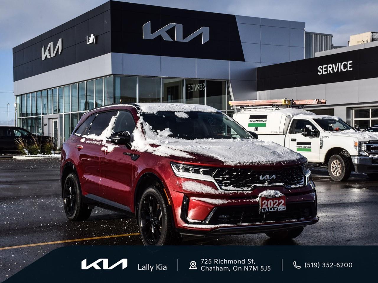 Used 2022 Kia Sorento 2.5T SX w/Black Leather New Arrival | Low KMs | Clean CarFax | Leather | Roof | Nav for sale in Chatham, ON