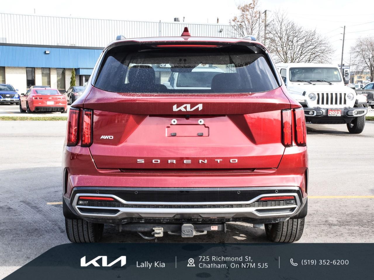 2022 Kia Sorento 2.5T SX w/Black Leather New Arrival | Low KMs | Clean CarFax | Leather | Roof | Nav Photo4