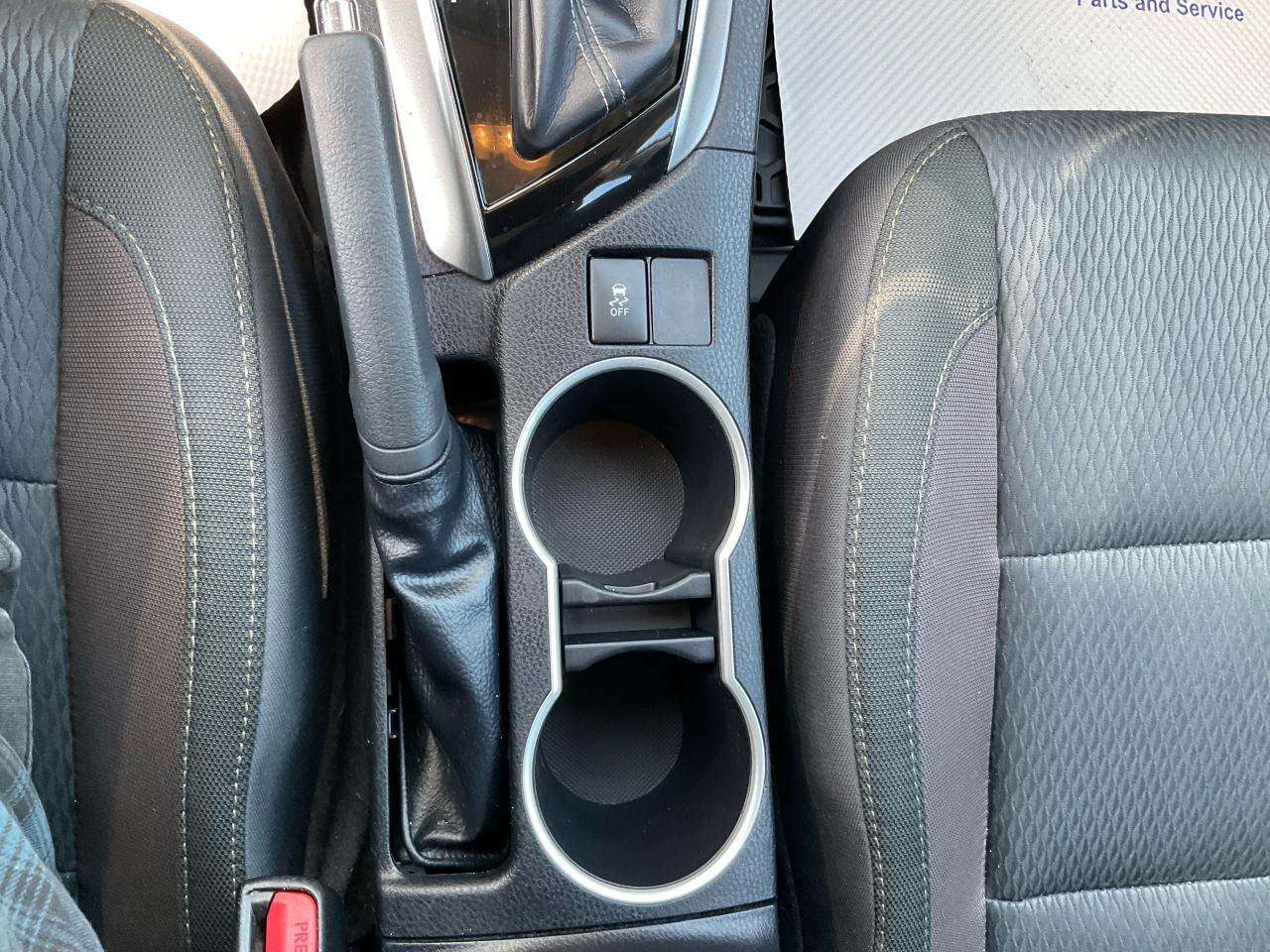 2017 Toyota Corolla LE Photo5