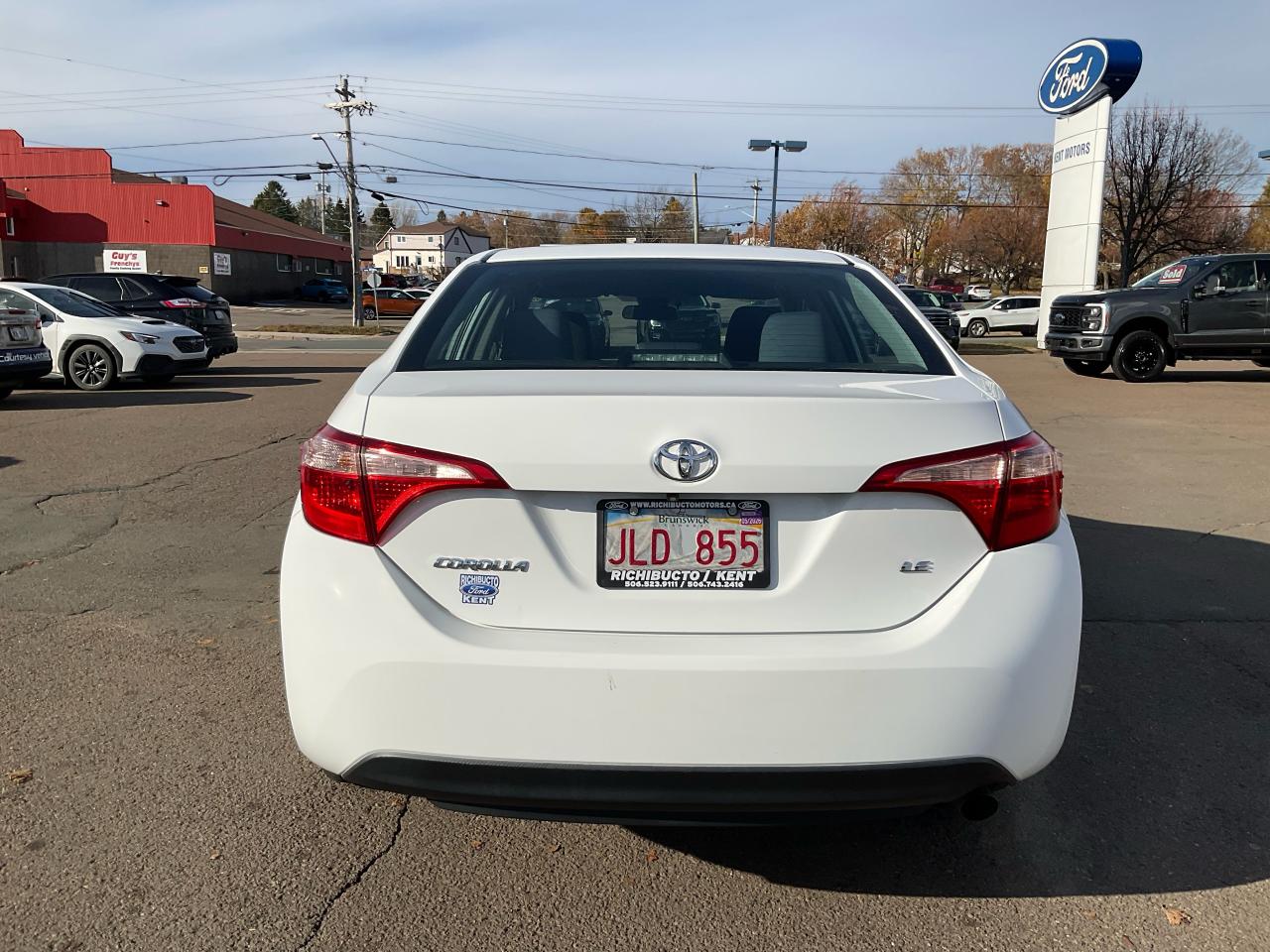 2017 Toyota Corolla LE Photo5