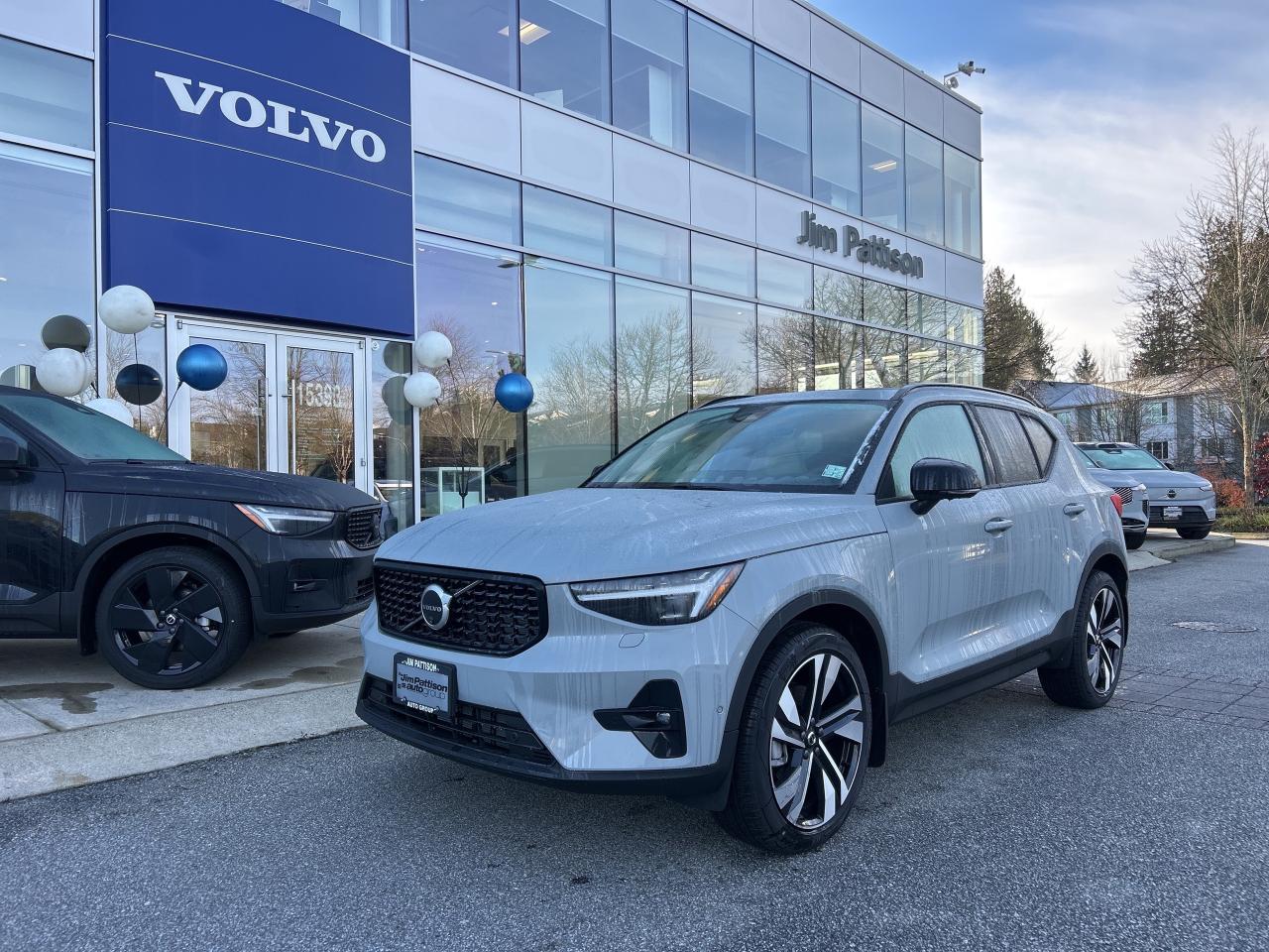 New 2026 Volvo XC40 B5 AWD Plus Dark Theme for sale in Surrey, BC