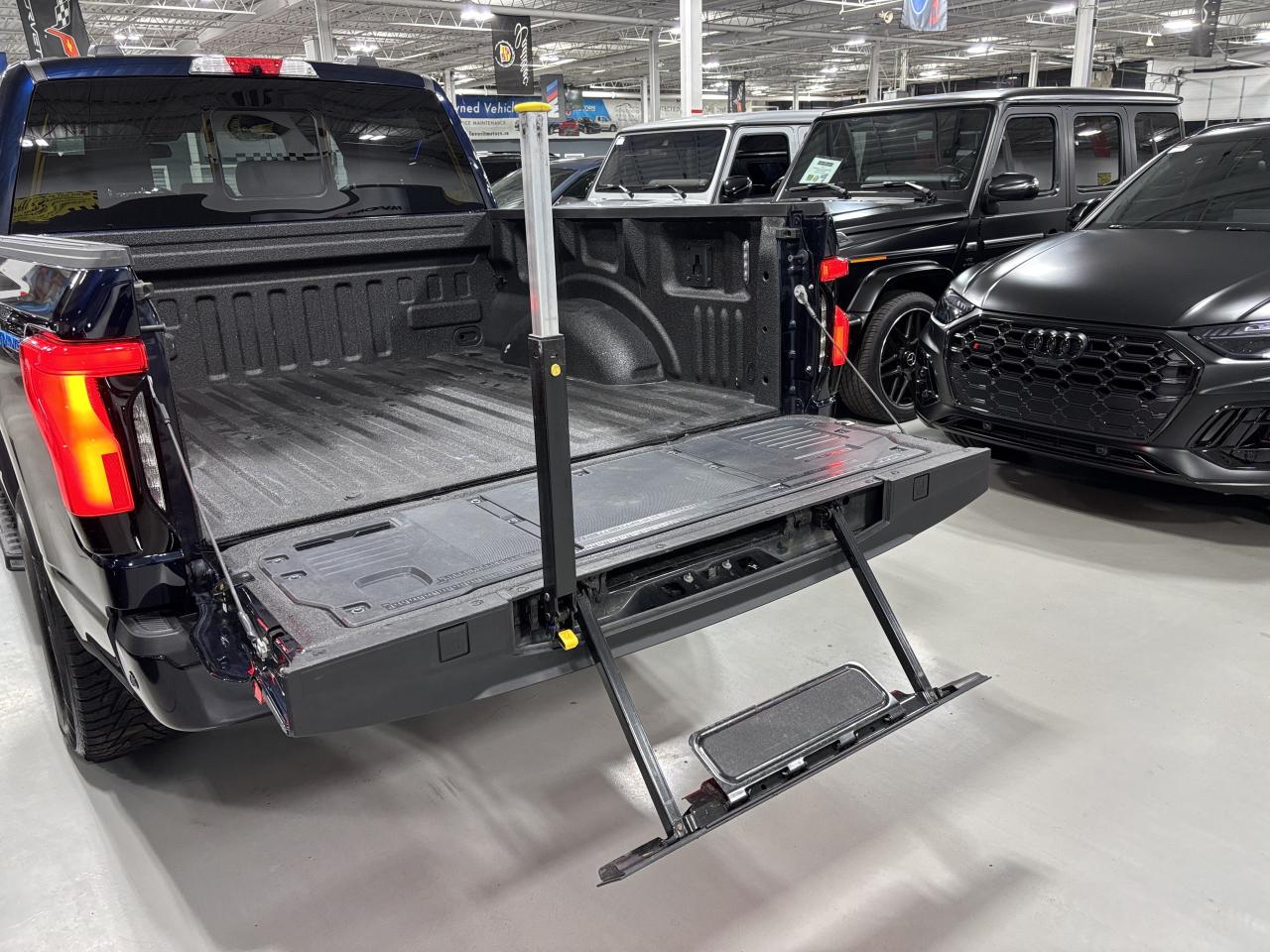 2023 Ford F-150 Lightning LARIAT 4WD|SUPERCREW|EXTENDEDRANGE|ANTIMATTERBLUE| - Photo #10